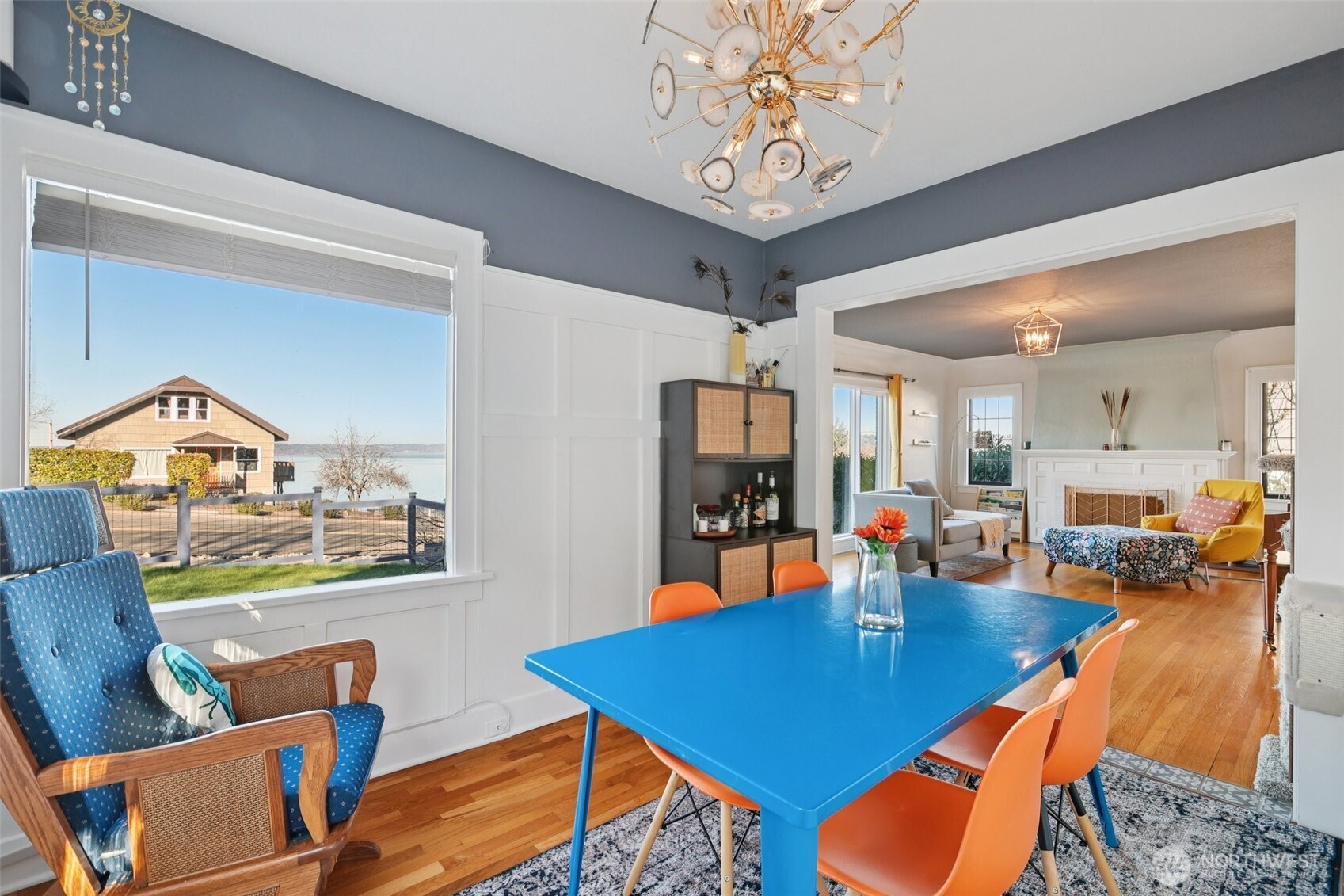 great location a short walk to coffee restaurants and shopping