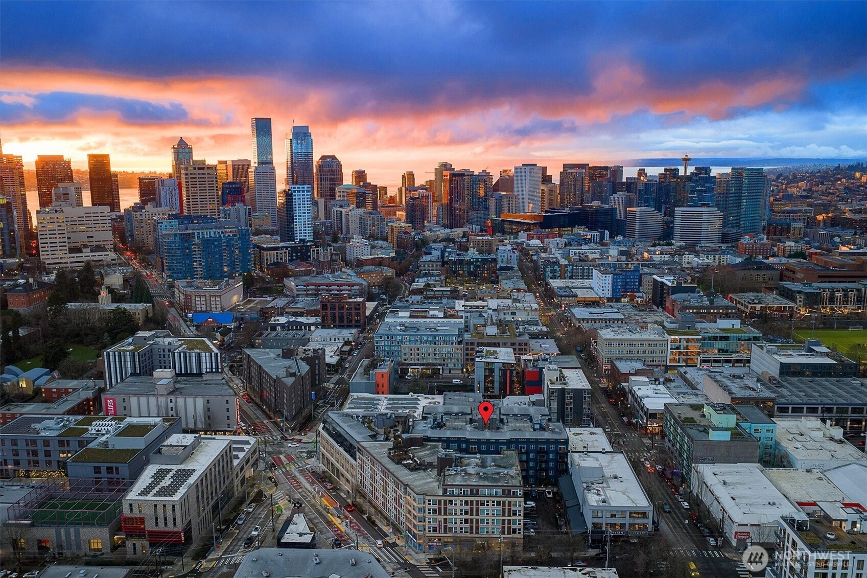 Great views of Downtown Seattle from the rooftop deck