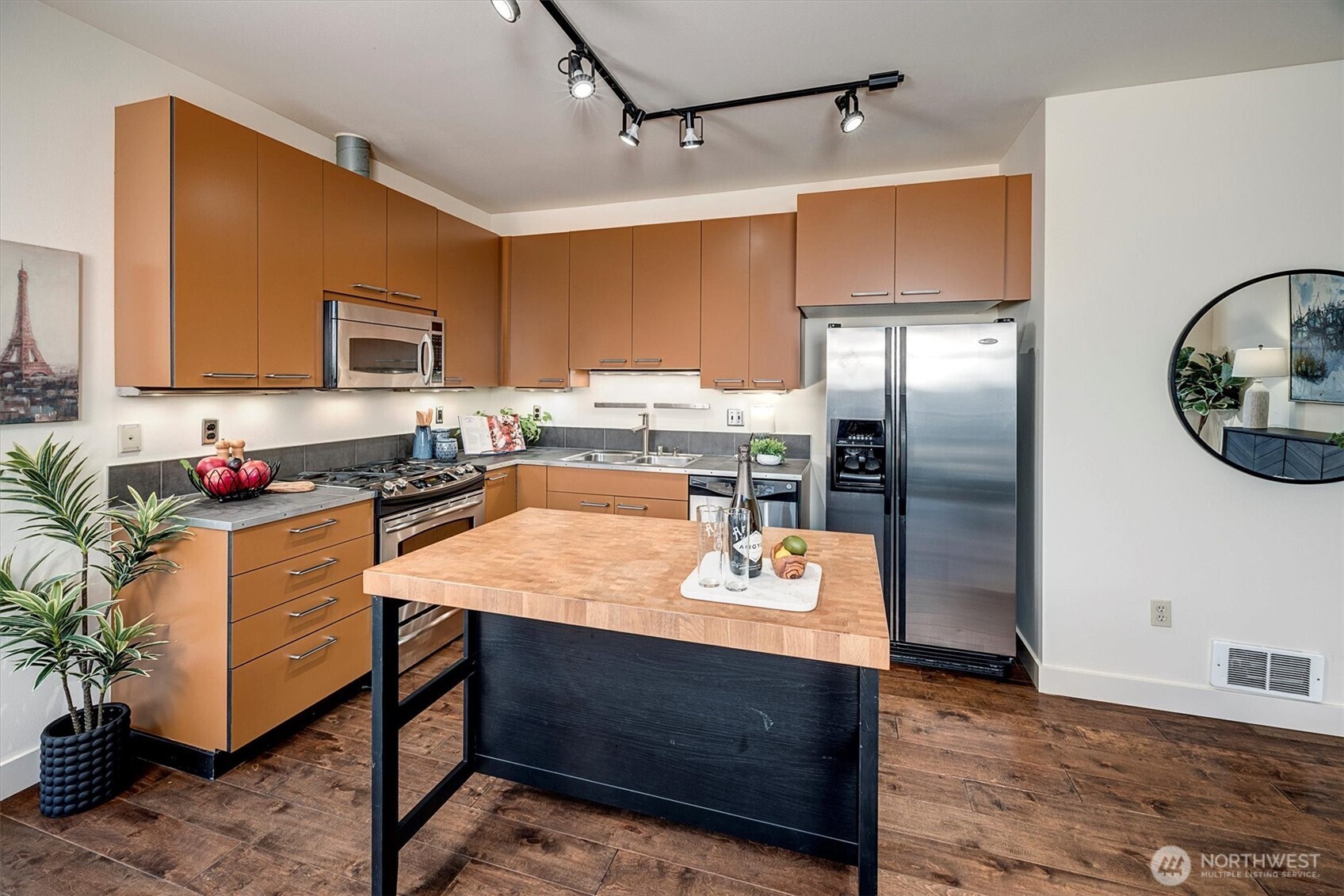 Spacious open kitchen