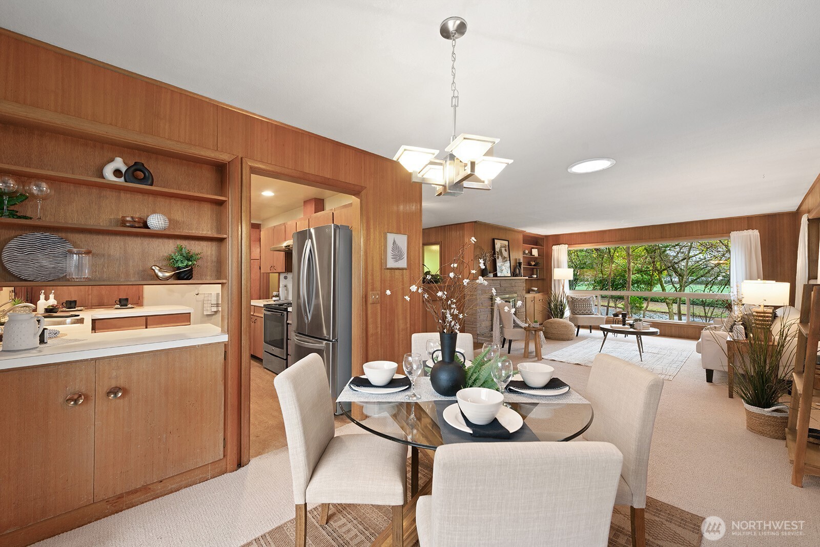 Dining area has a lovely pass through to the kitchen.