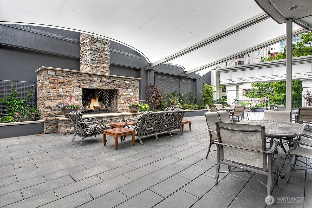 2nd floor outdoor terrace