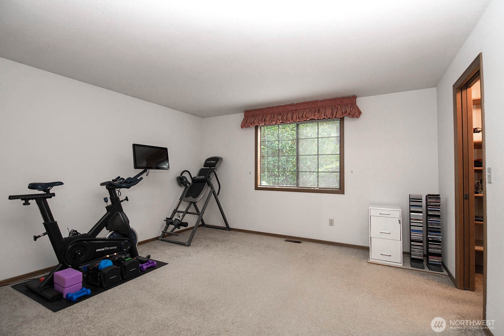 Den/office or easily a 3rd bedroom