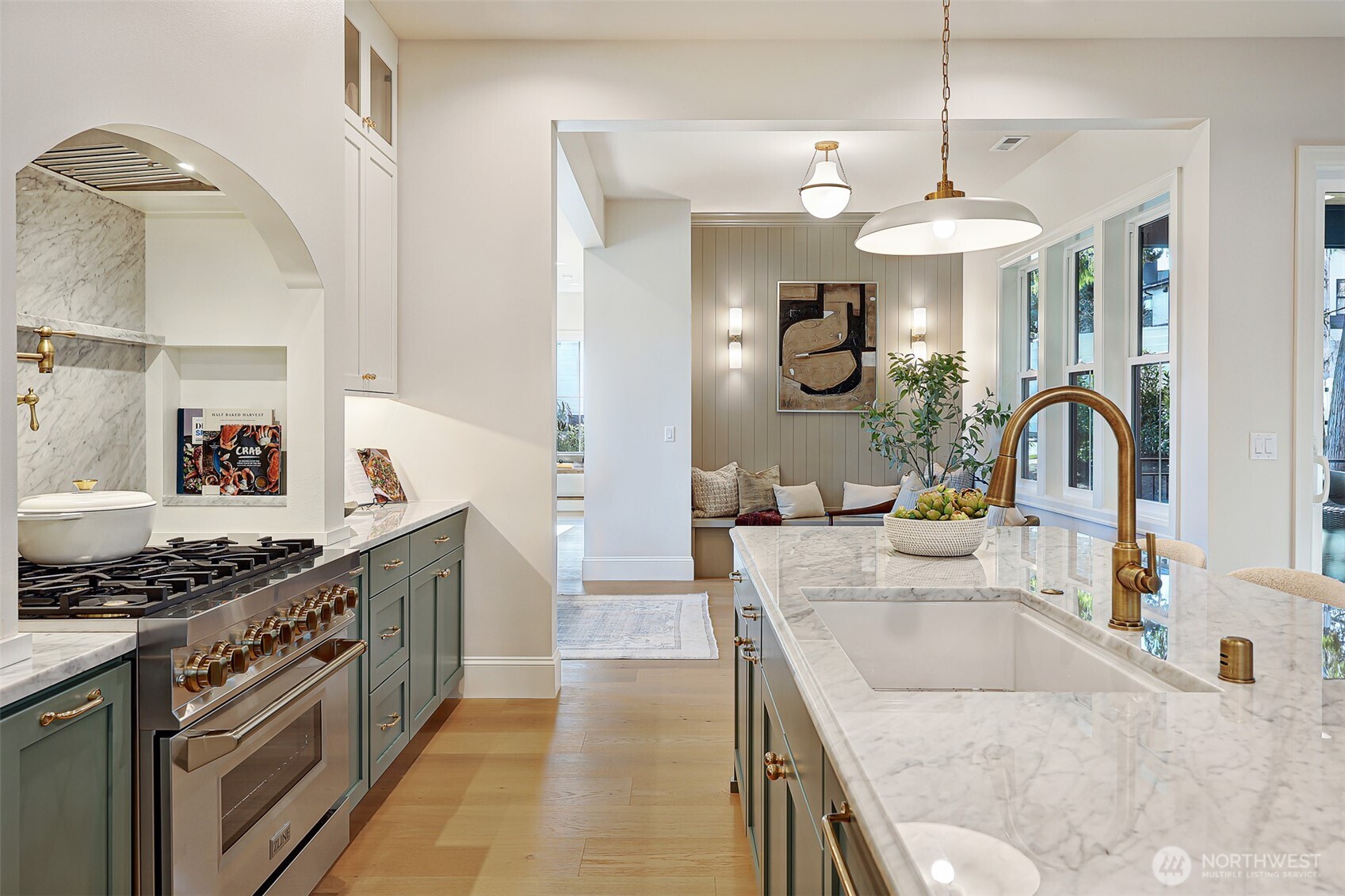 Plenty of room for multiple cook