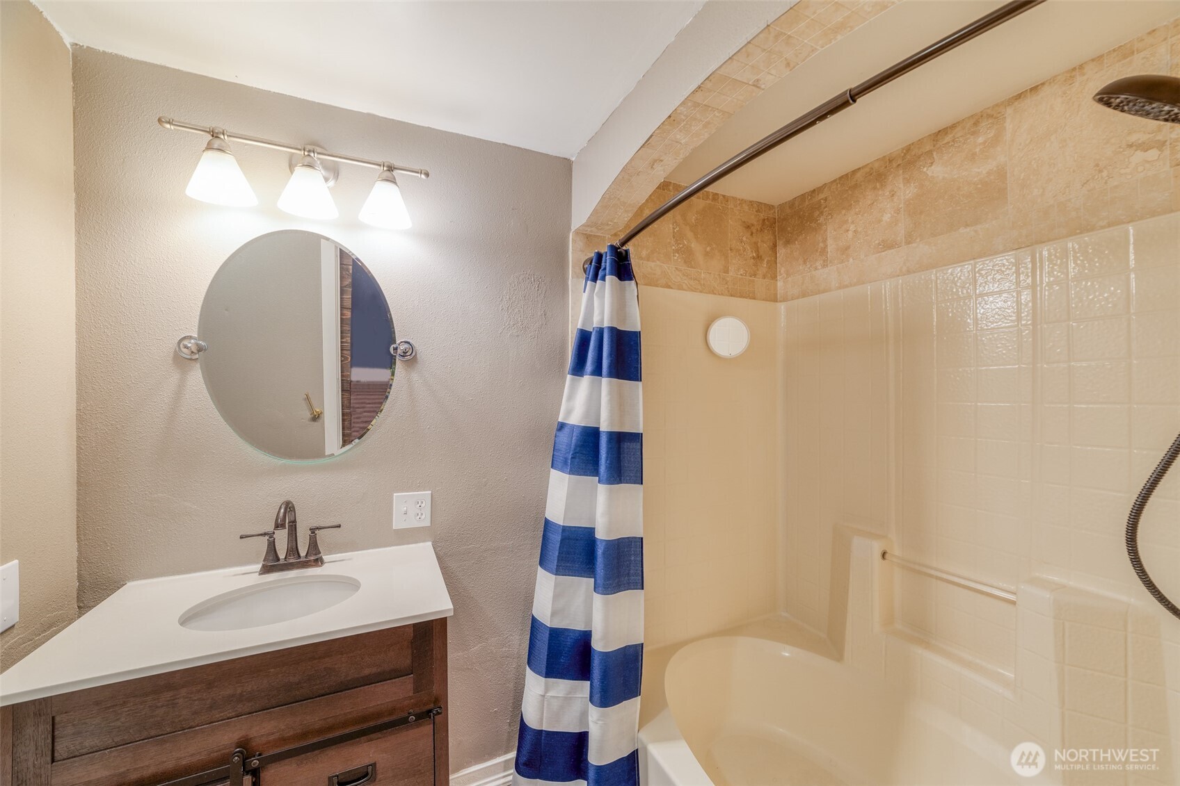 Full Master bathroom