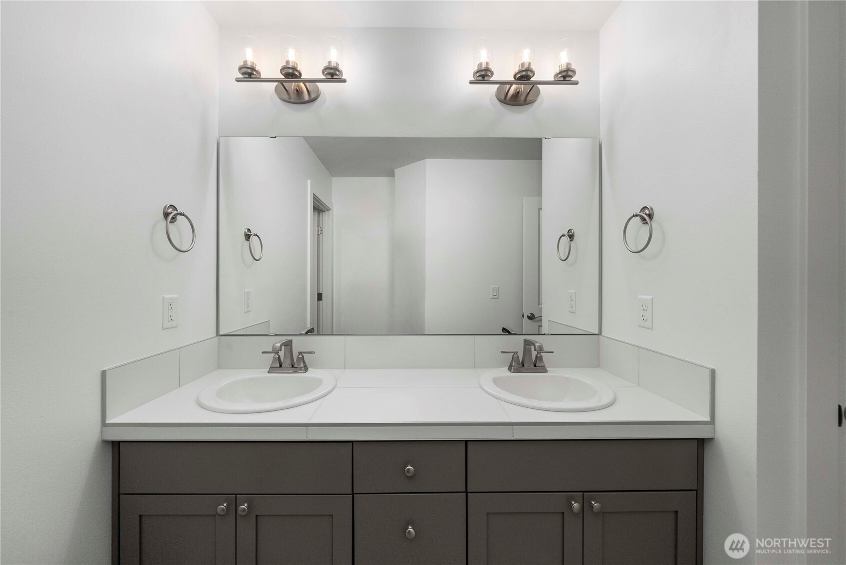 This photo/rendering is provided for illustrative purposes only. It does not depict the actual property, finishes, or furnishings, which may differ.