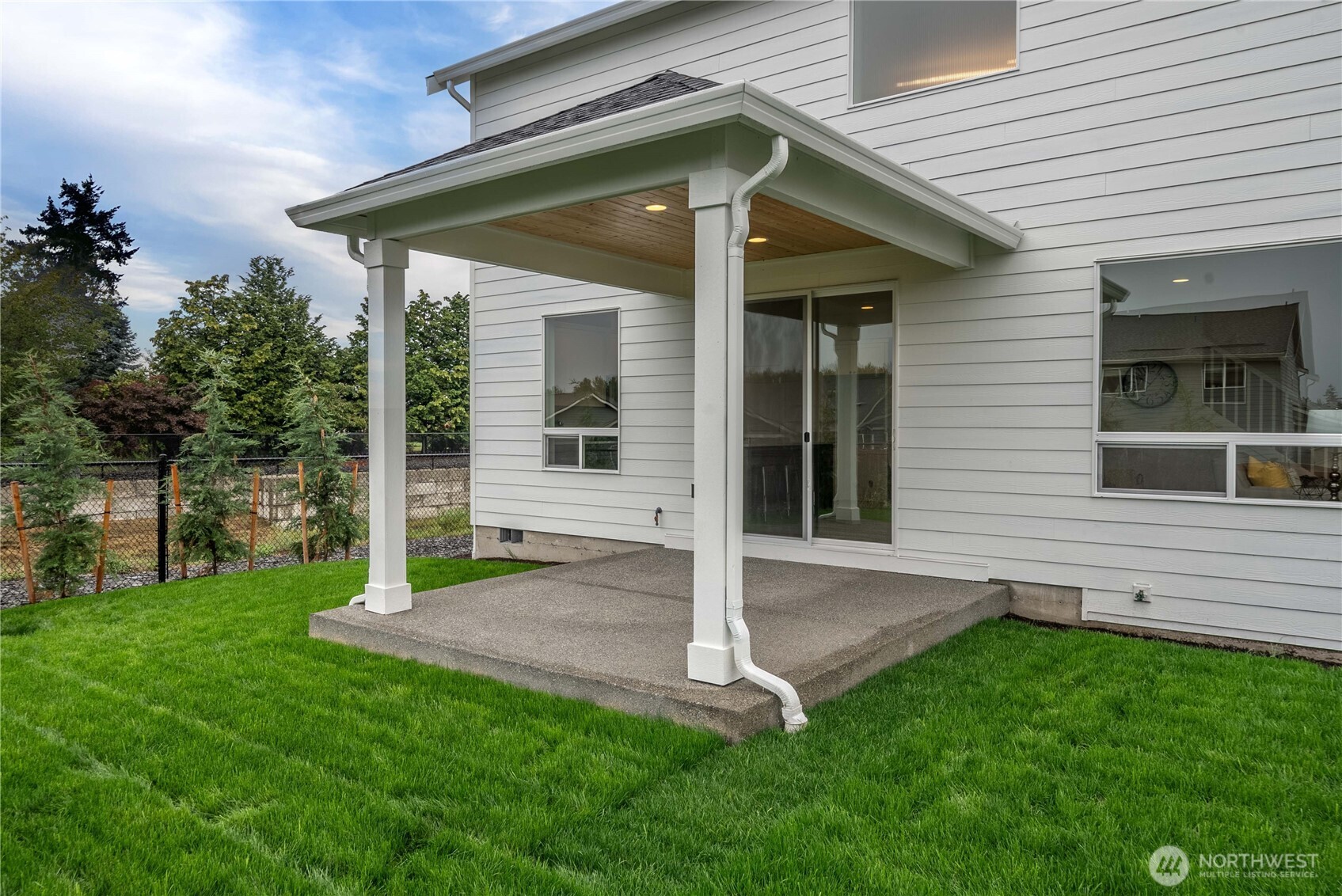 This photo/rendering is provided for illustrative purposes only. It does not depict the actual property, finishes, or furnishings, which may differ.