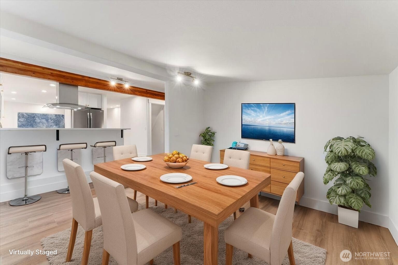 A versatile space that can serve as a dining area or bonus space—flexible to suit your lifestyle and needs.