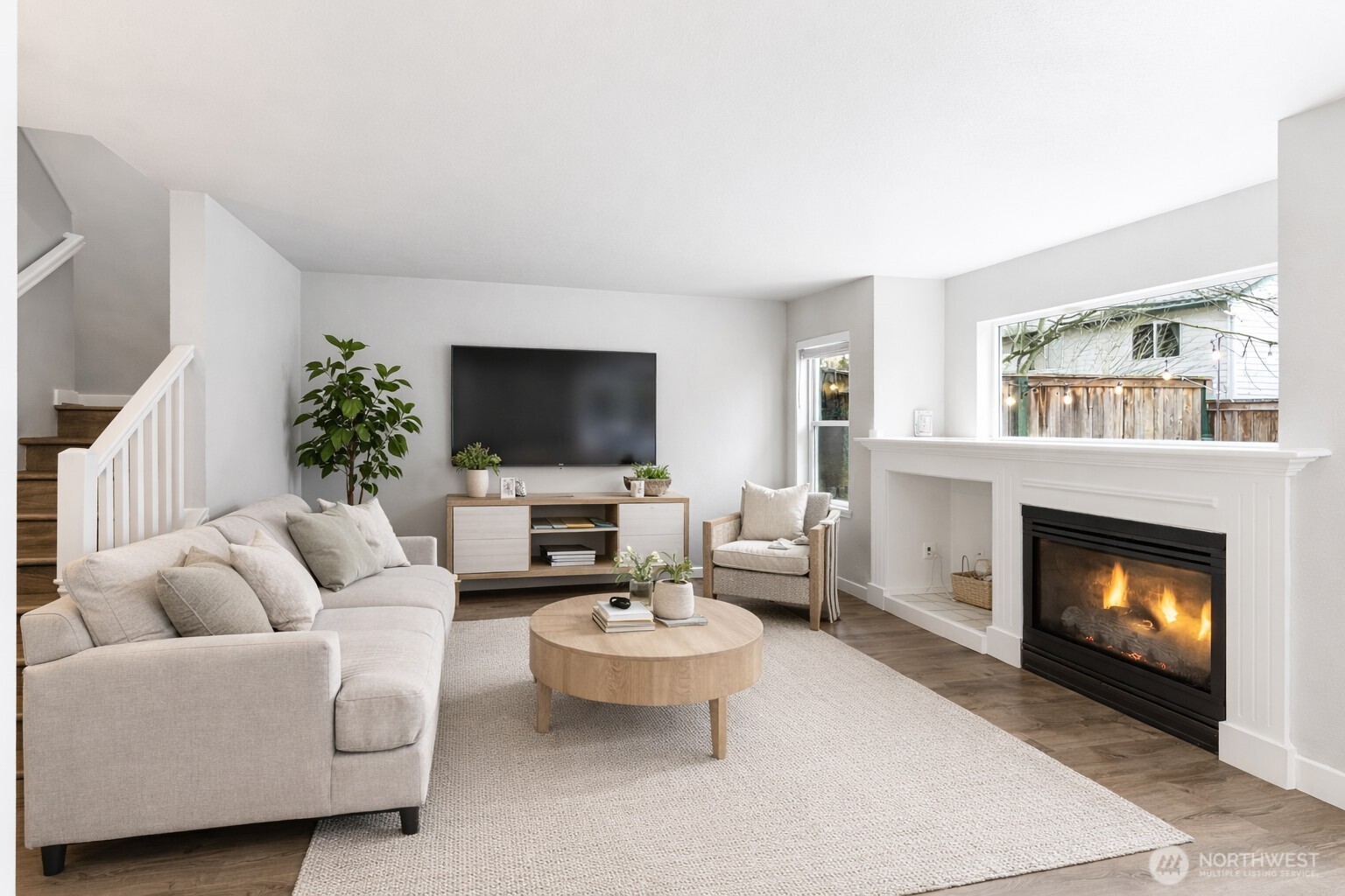 This photo has been virtually staged.