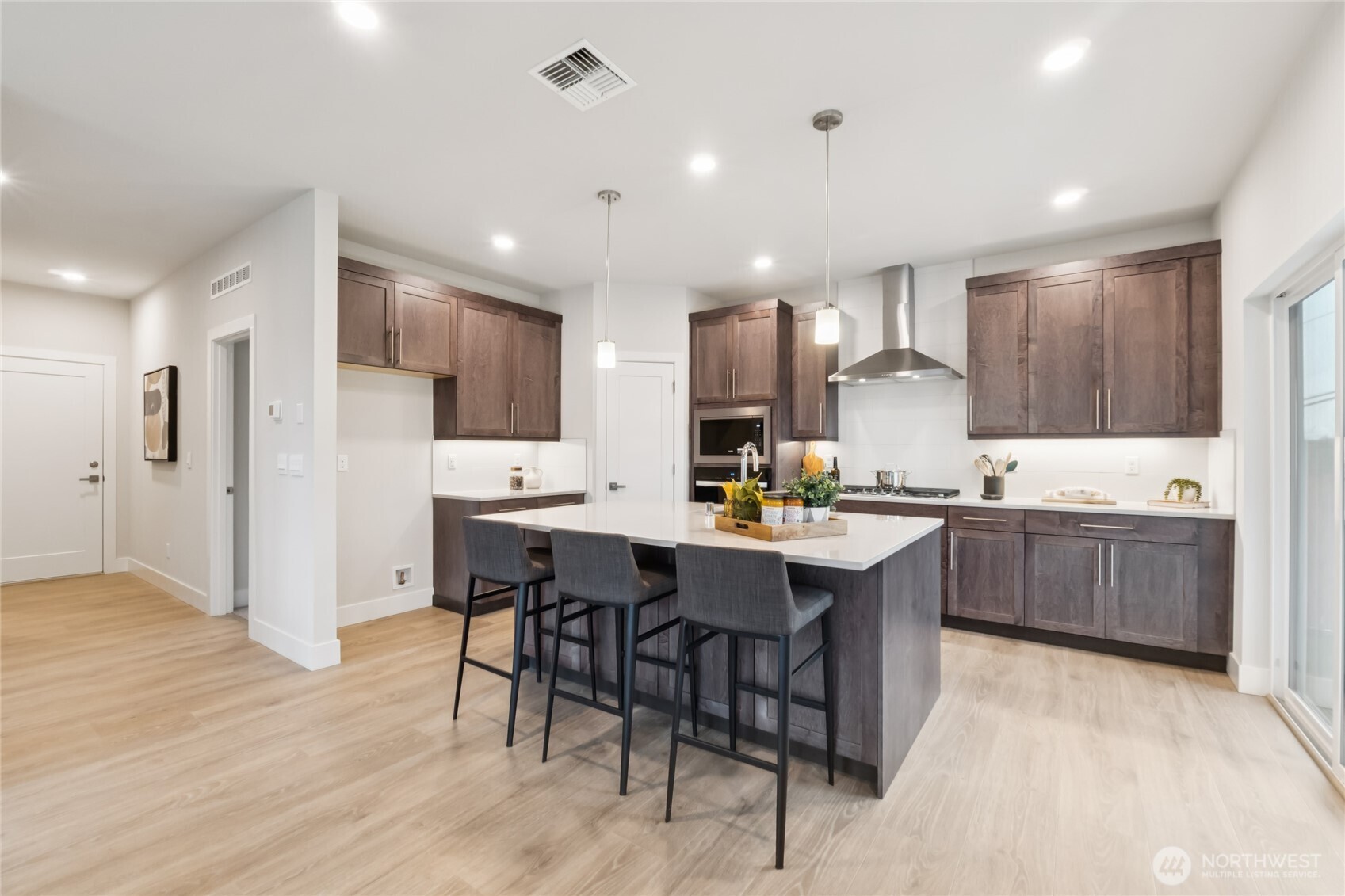 For representation only.  Features, colors, and selections may differ from photograph. See site agent for details.