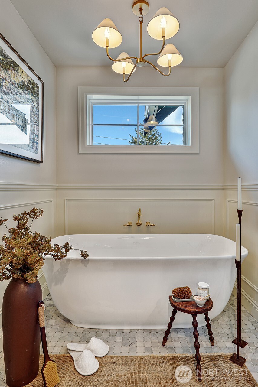 Soak away your troubles after busy days.