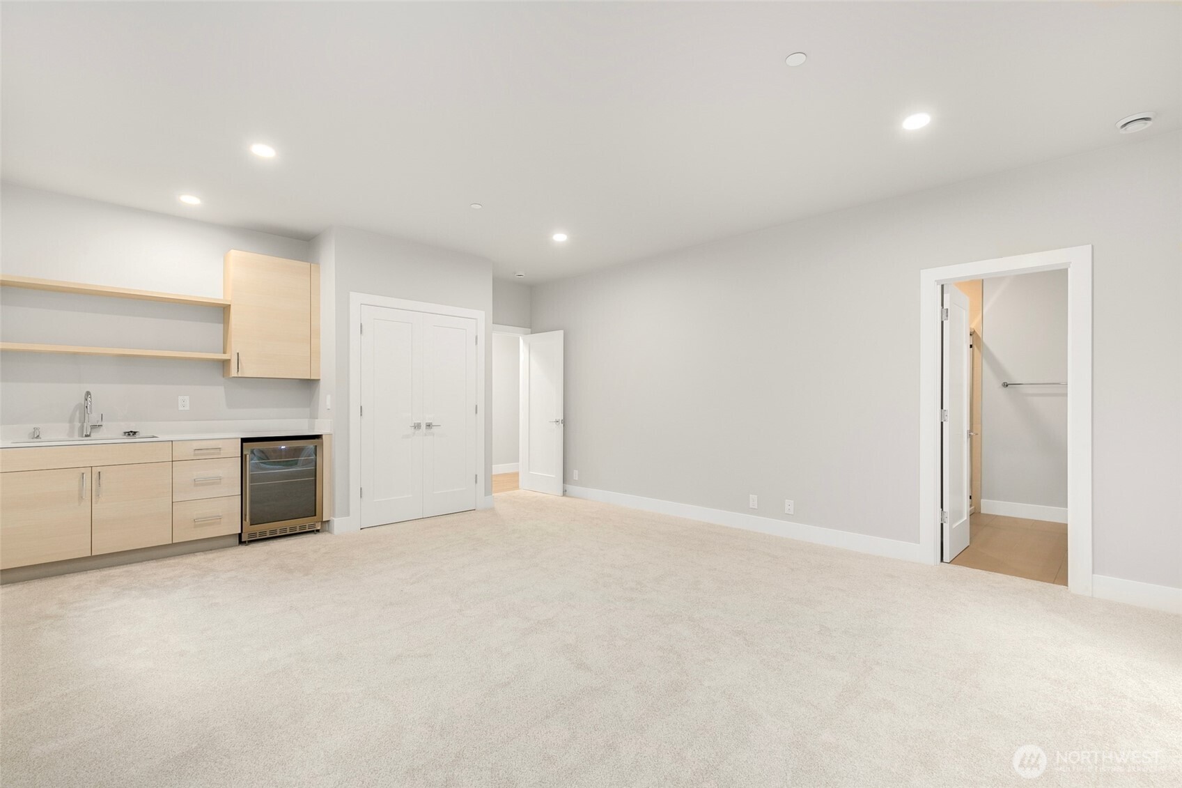 Main Floor (1st floor) secondary suite!