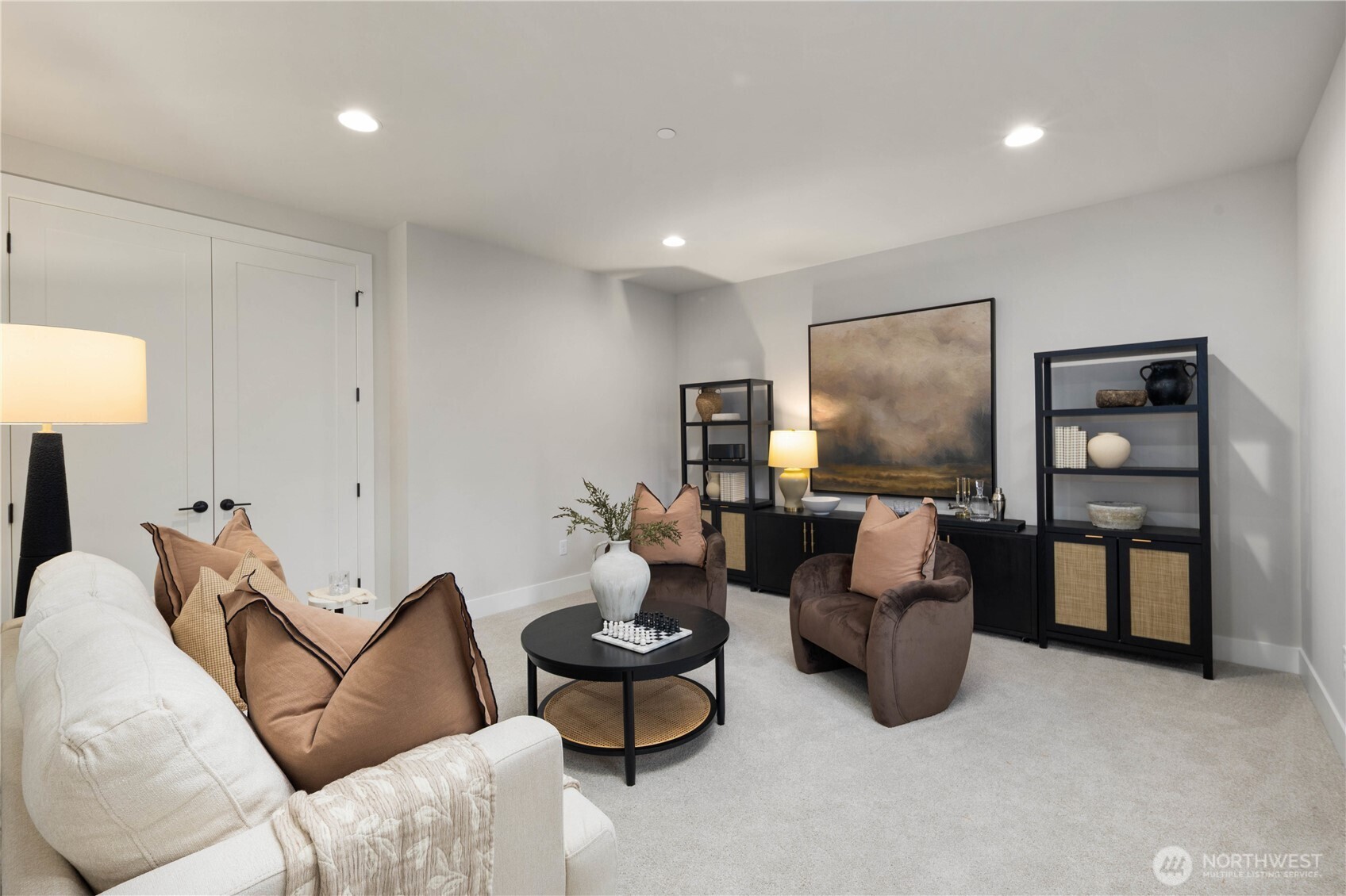 Main Floor Bonus Room or 6th Bed