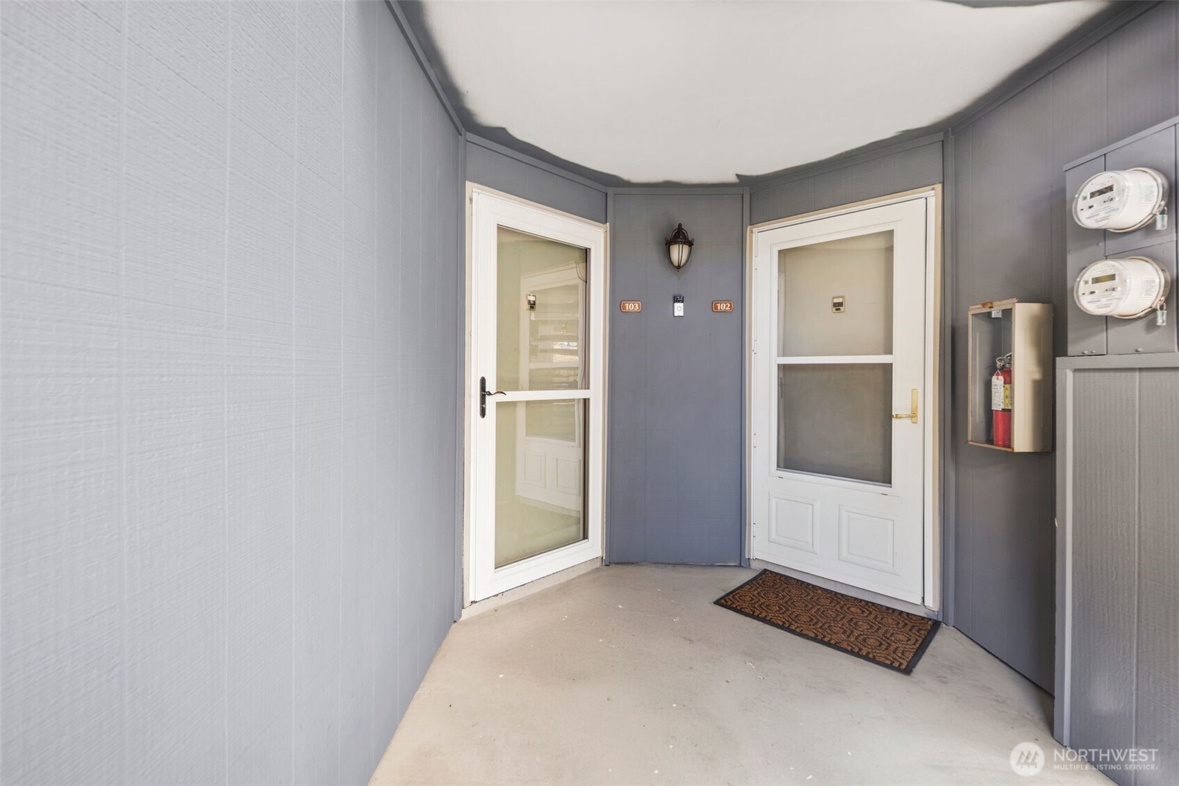 1st floor unit no stairs!