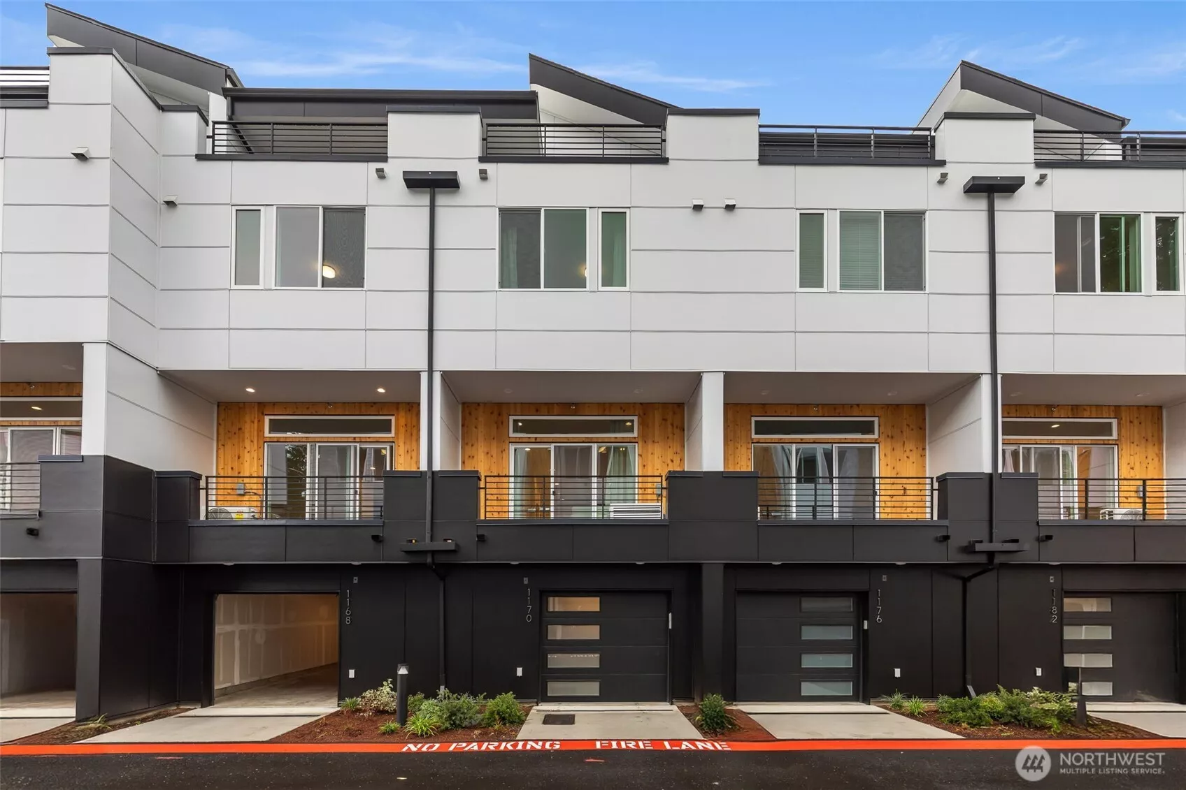 Model home.  Images are respresentative of this home type. Details vary.