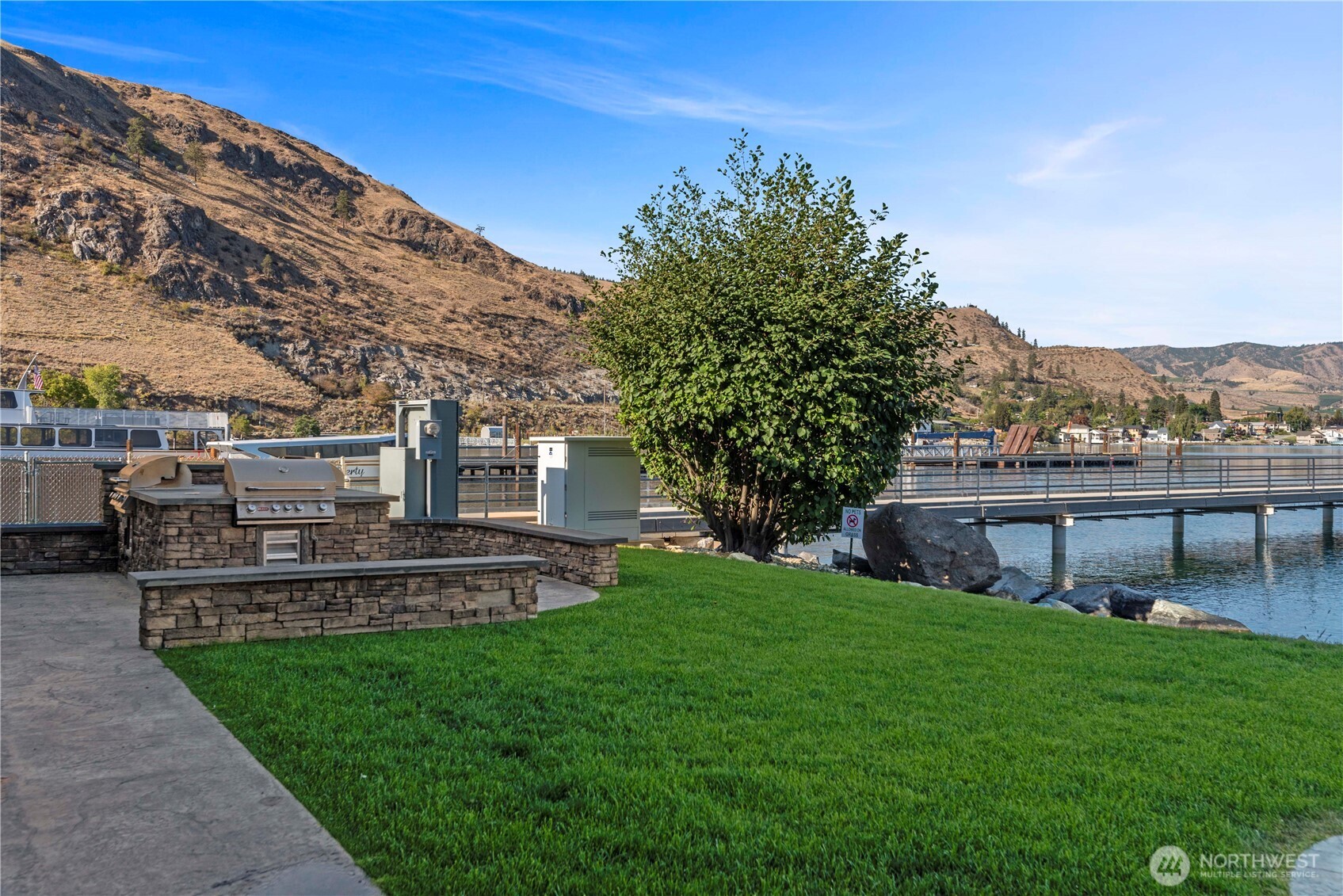 The BBQ area is available to slip owners to use, too.