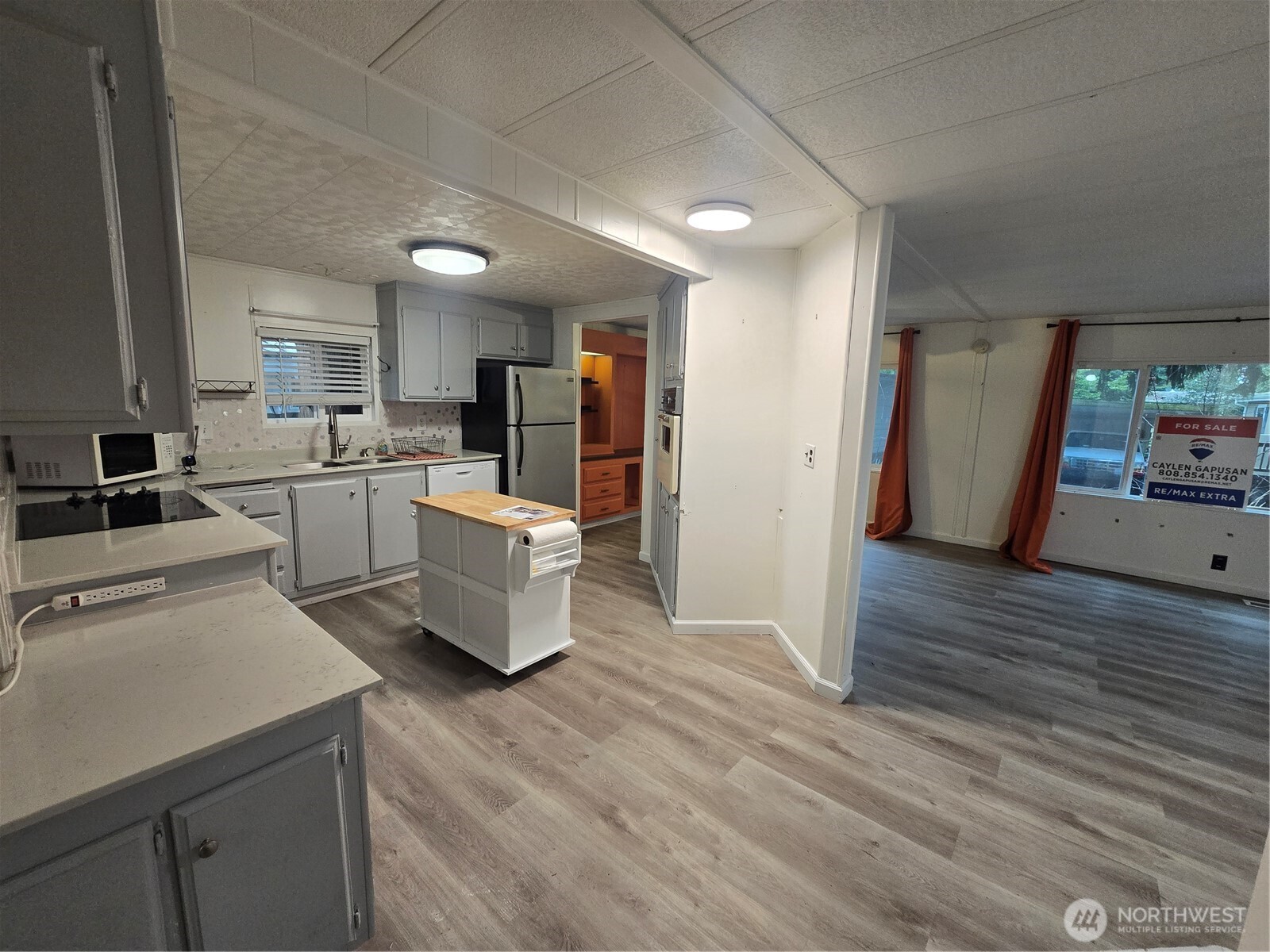 Spacious kitchen with island and all appliances included