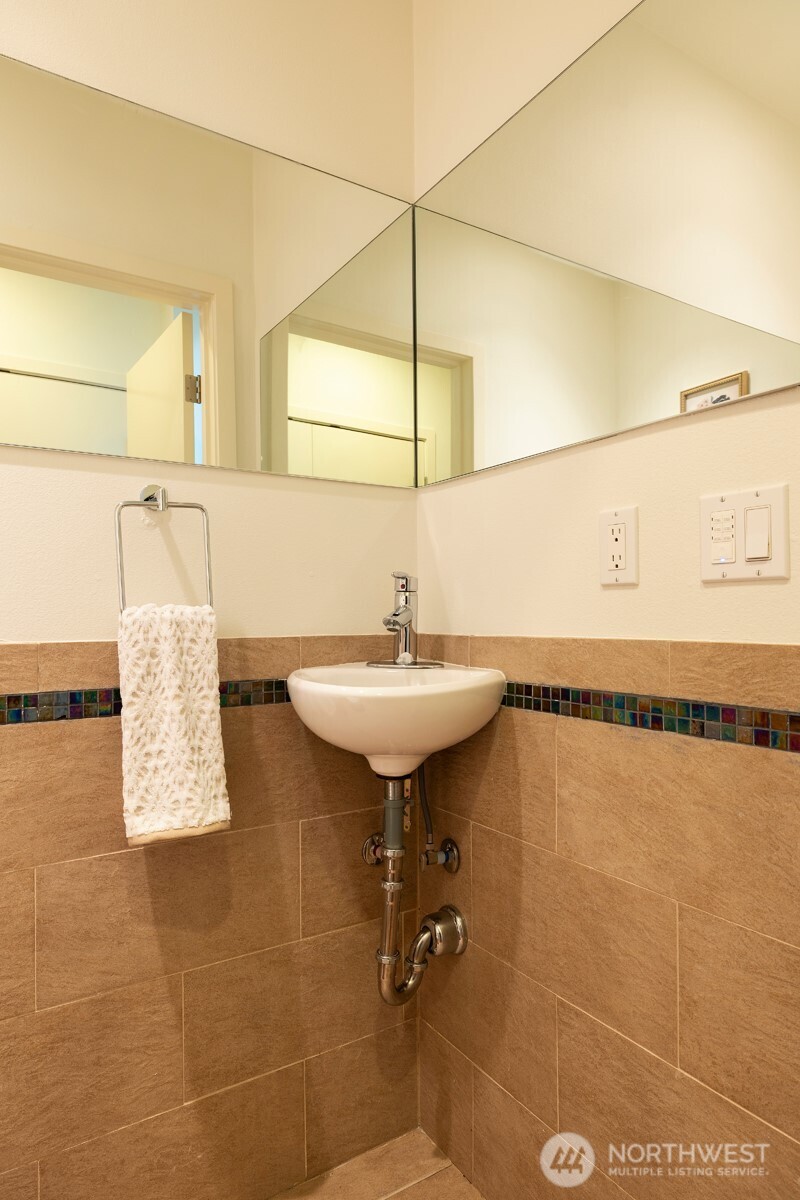 Main floor 1/2 bathroom.