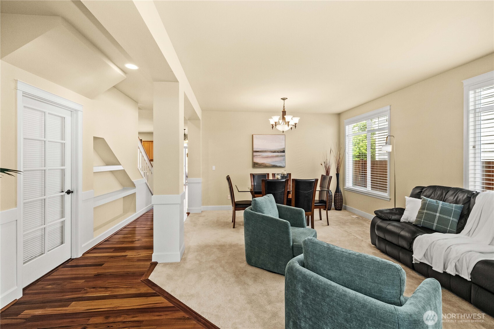 Light-drenched entry