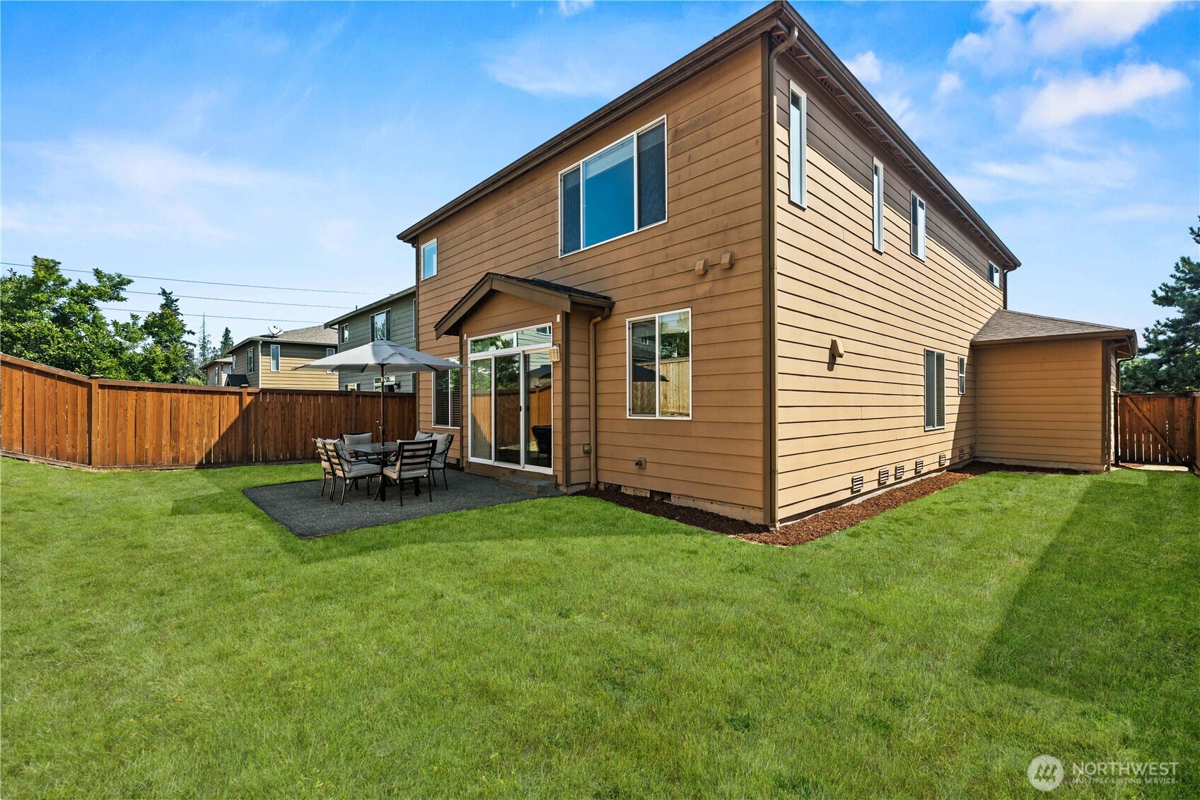 Centrally Located Near Dining & Shopping