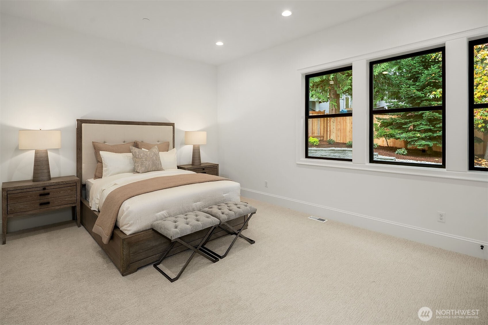 Spacious Main Floor en-suite