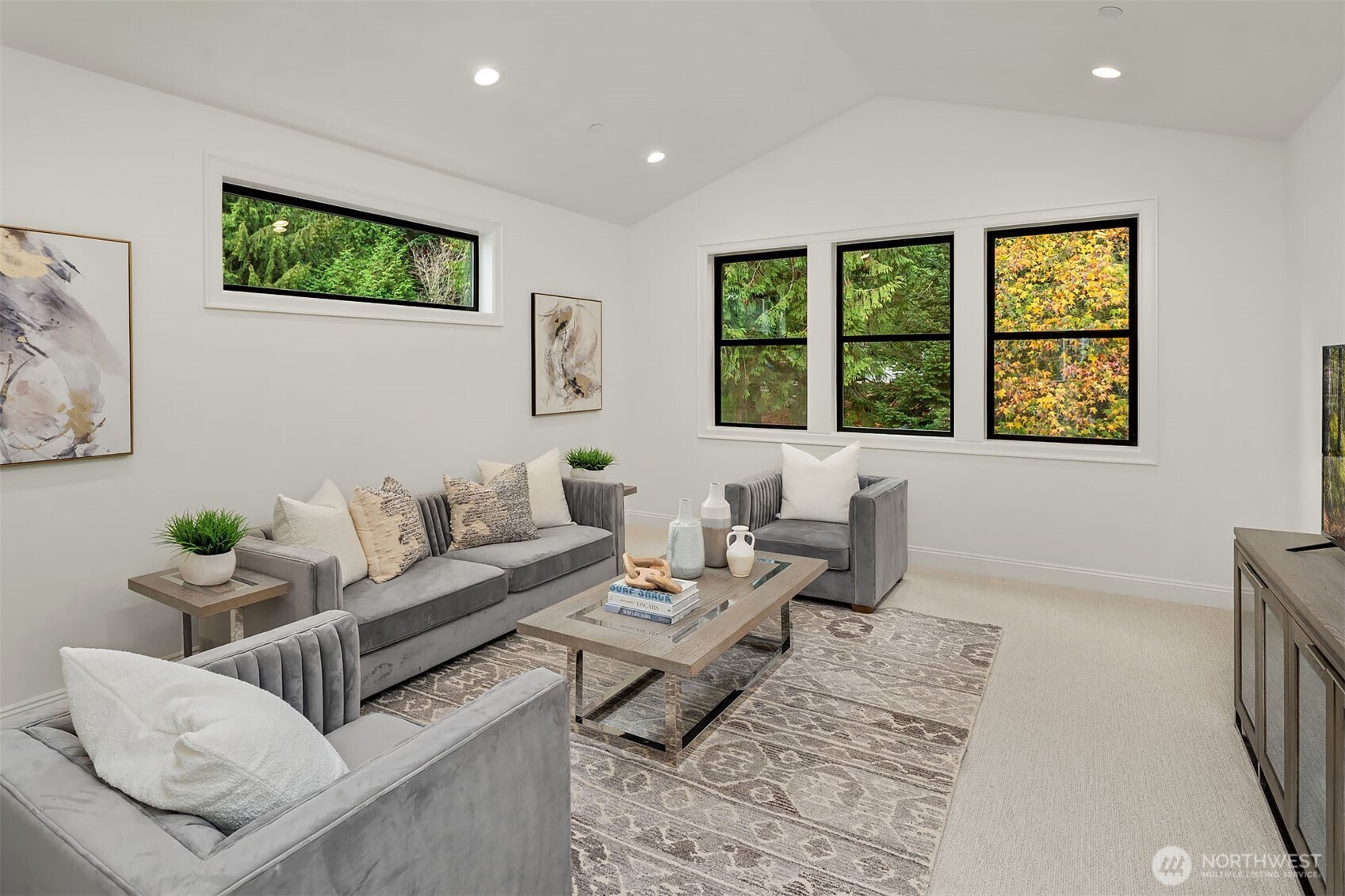 Flexible upper floor bonus room