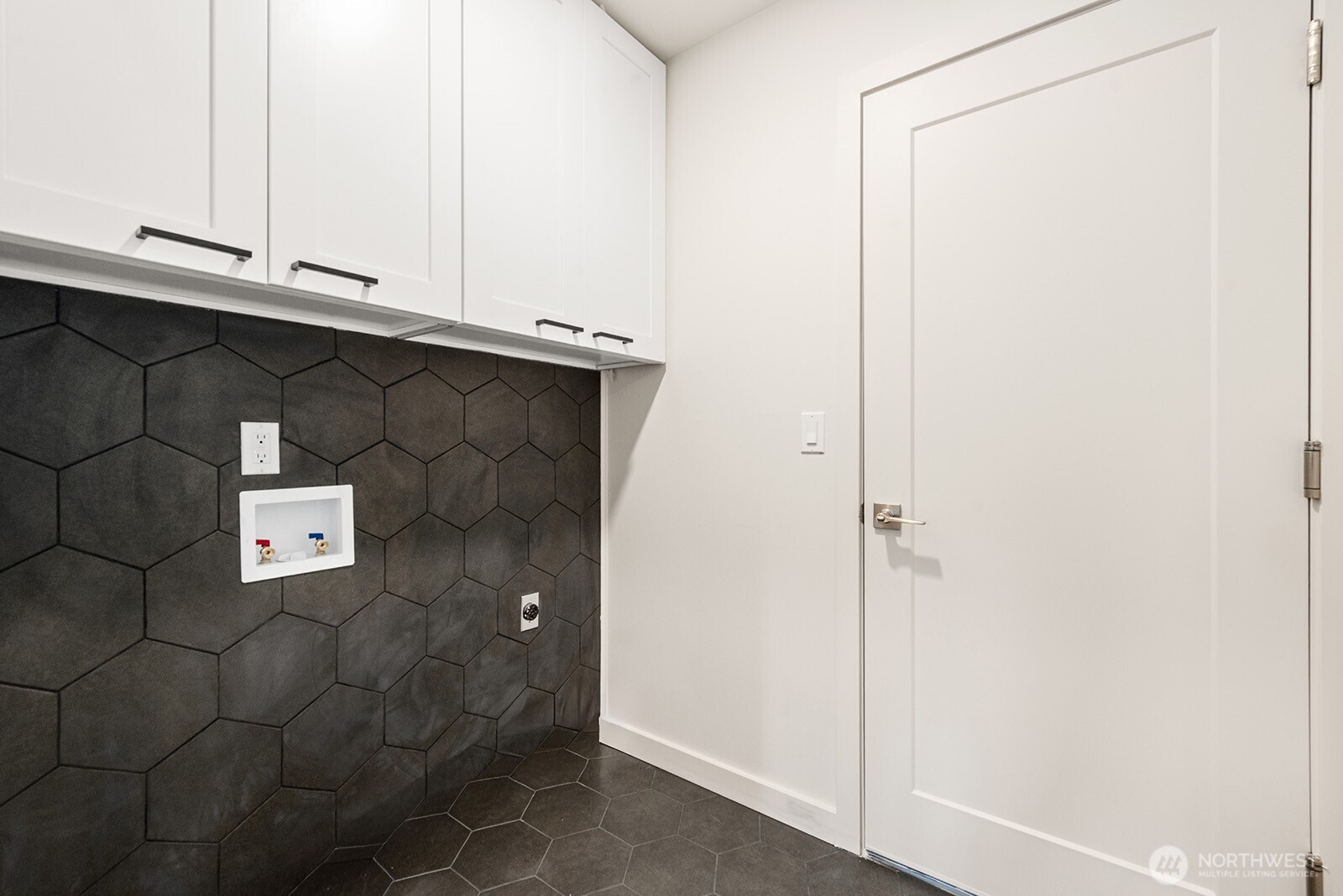 Laundry/mudroom off the garage