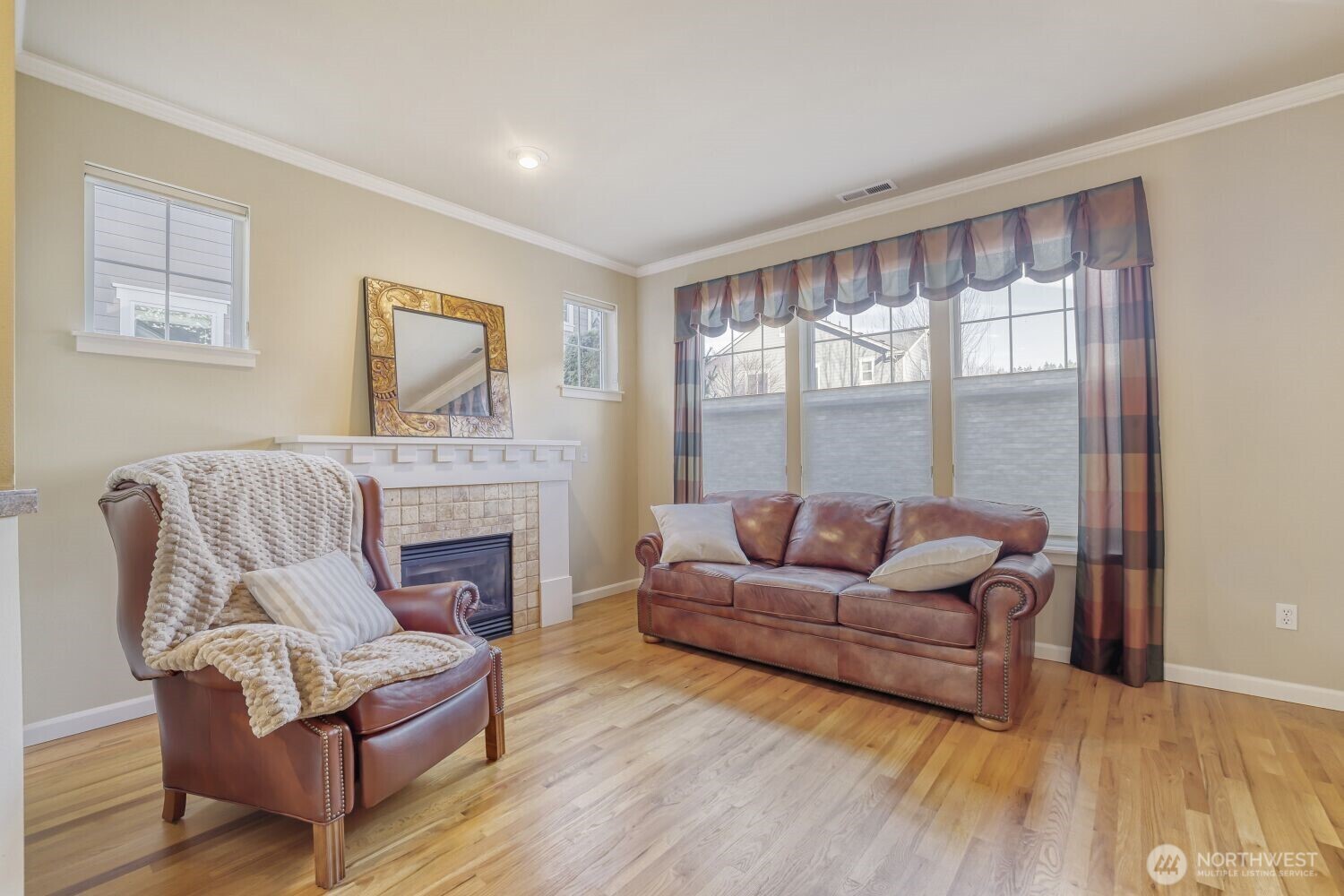 Soaring 9 foot ceilings.