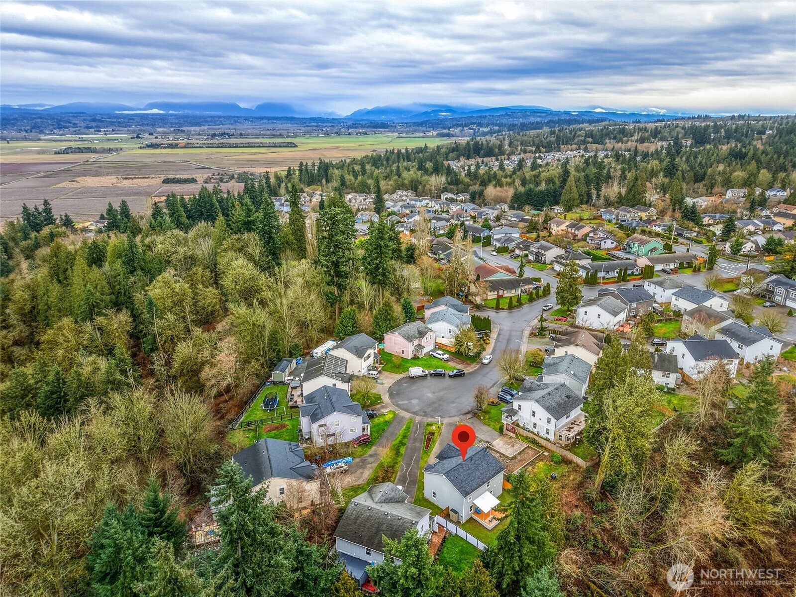 Brand new roof and updated siding for long-term peace of mind. Recently serviced furnace and major home systems, all well-maintained and truly move-in ready!