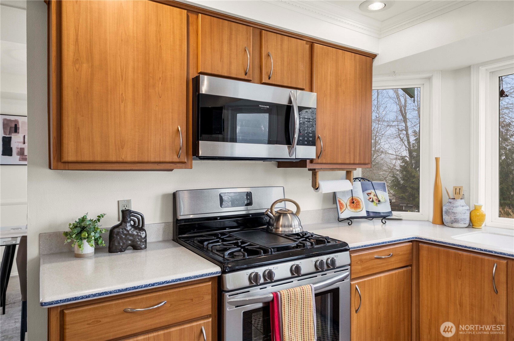 Plenty of Cabinets…..