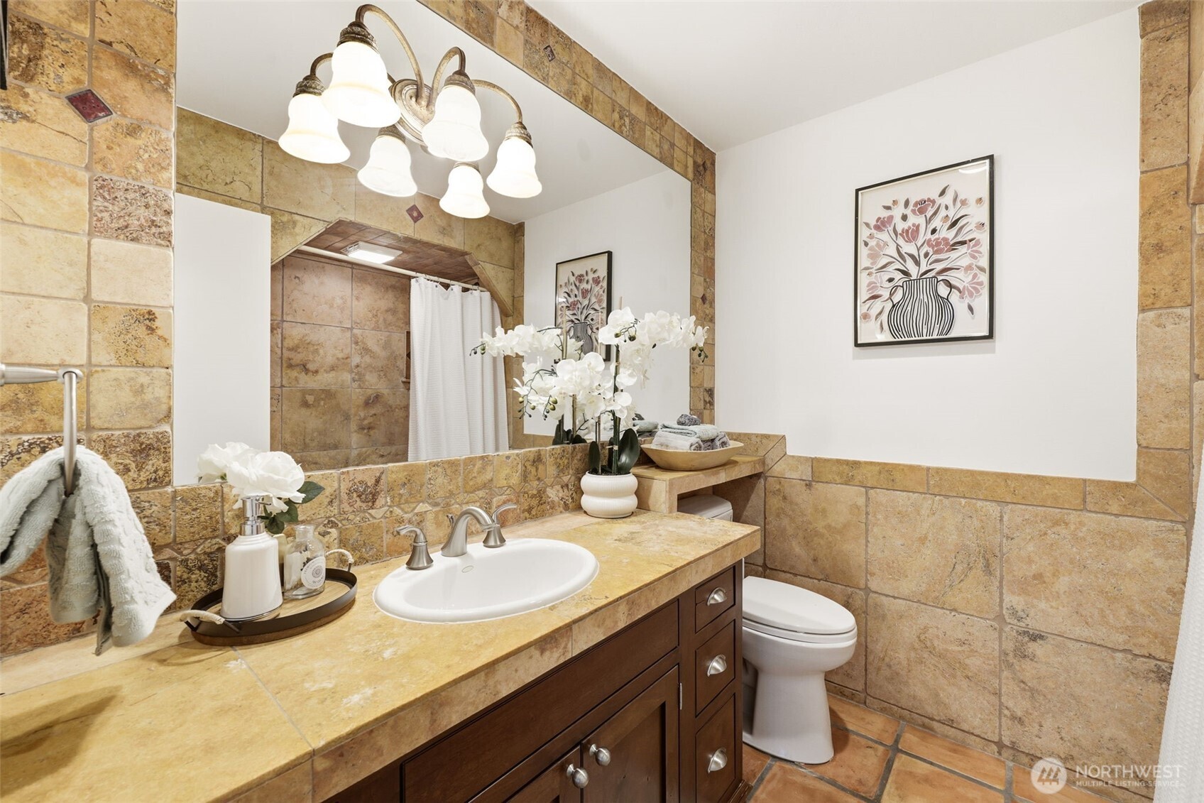 Bathroom with classic Spanish tile