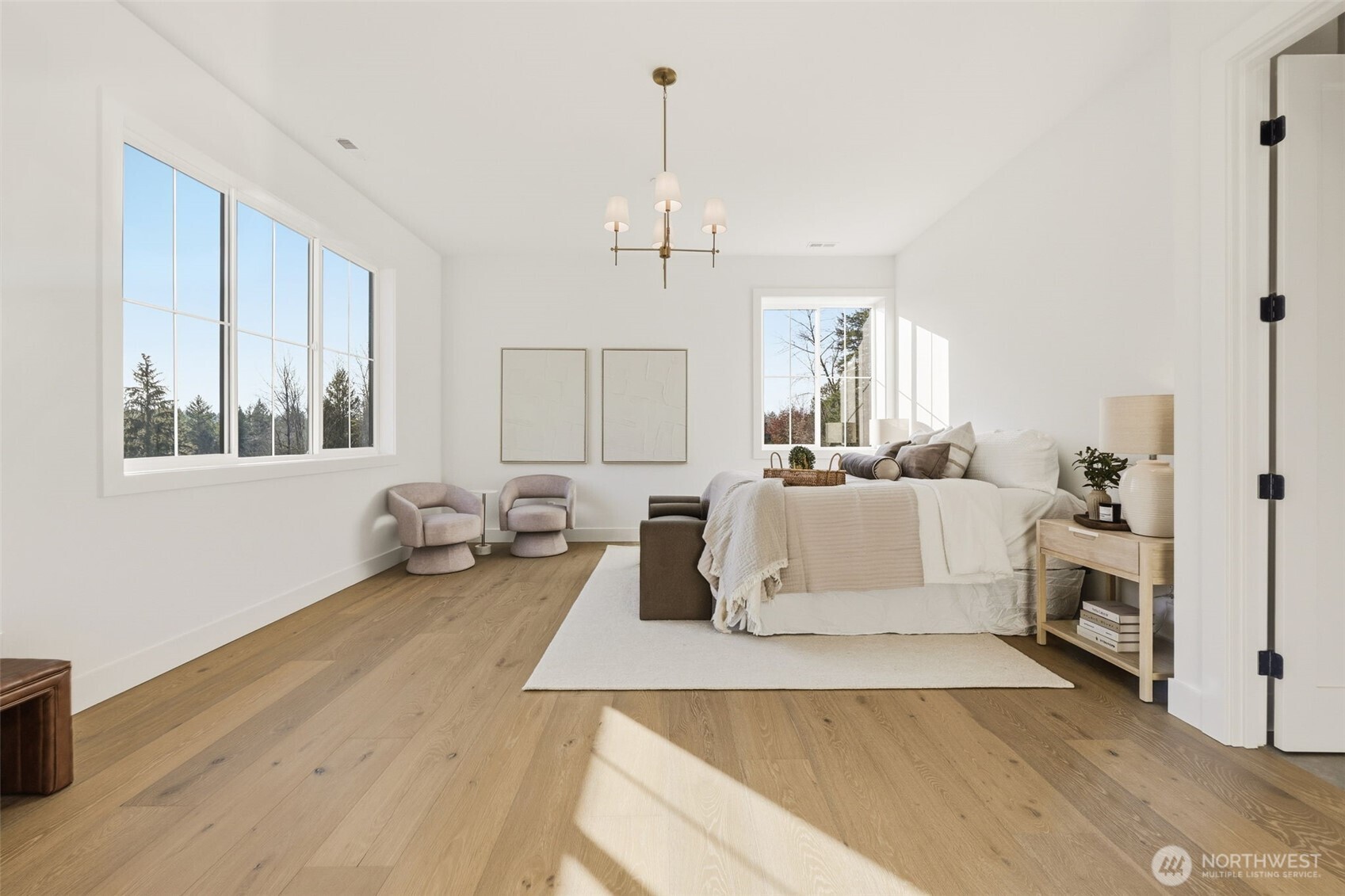 Generous primary suite that's filled with natural light