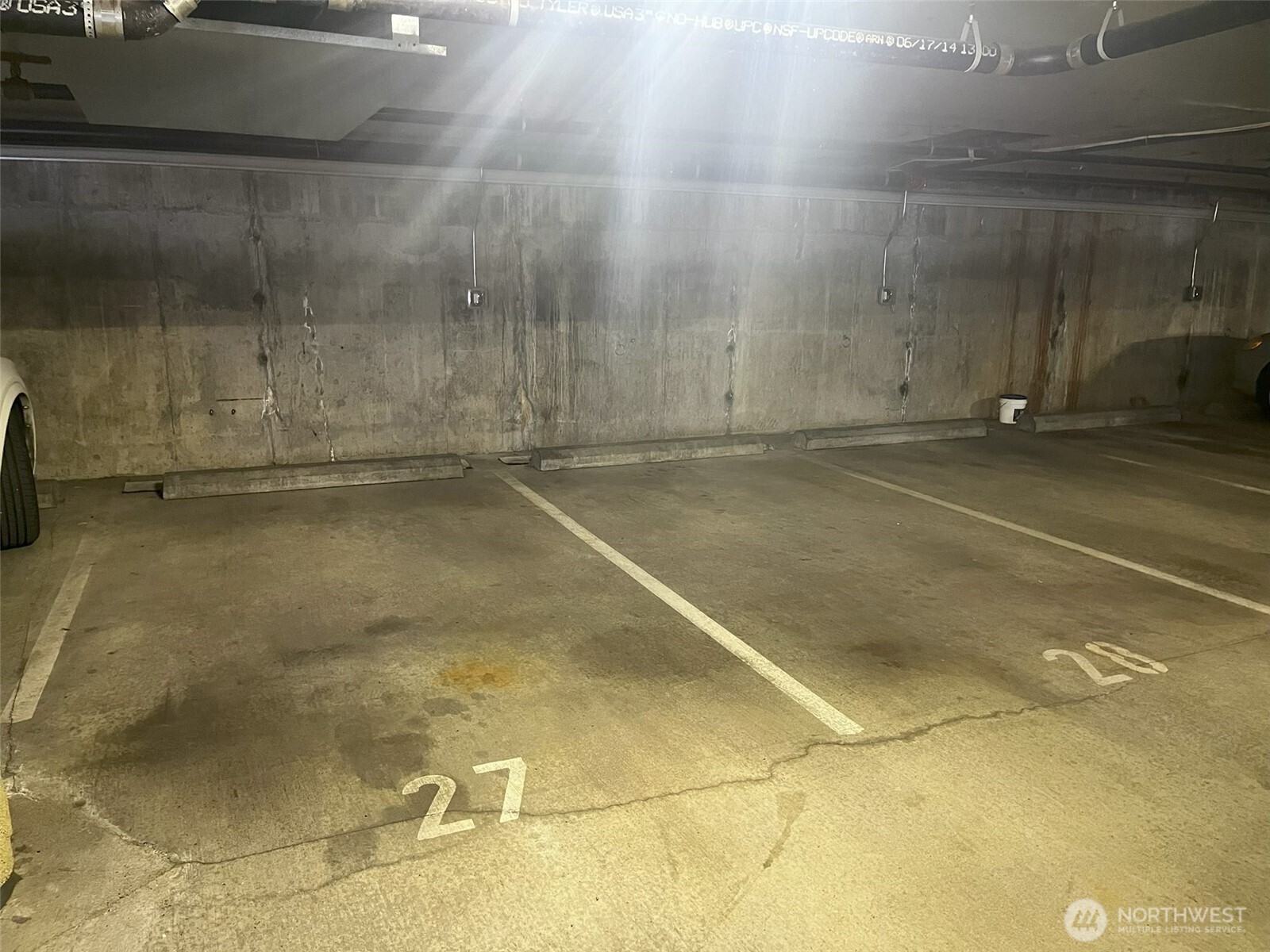 2 garage parking spots