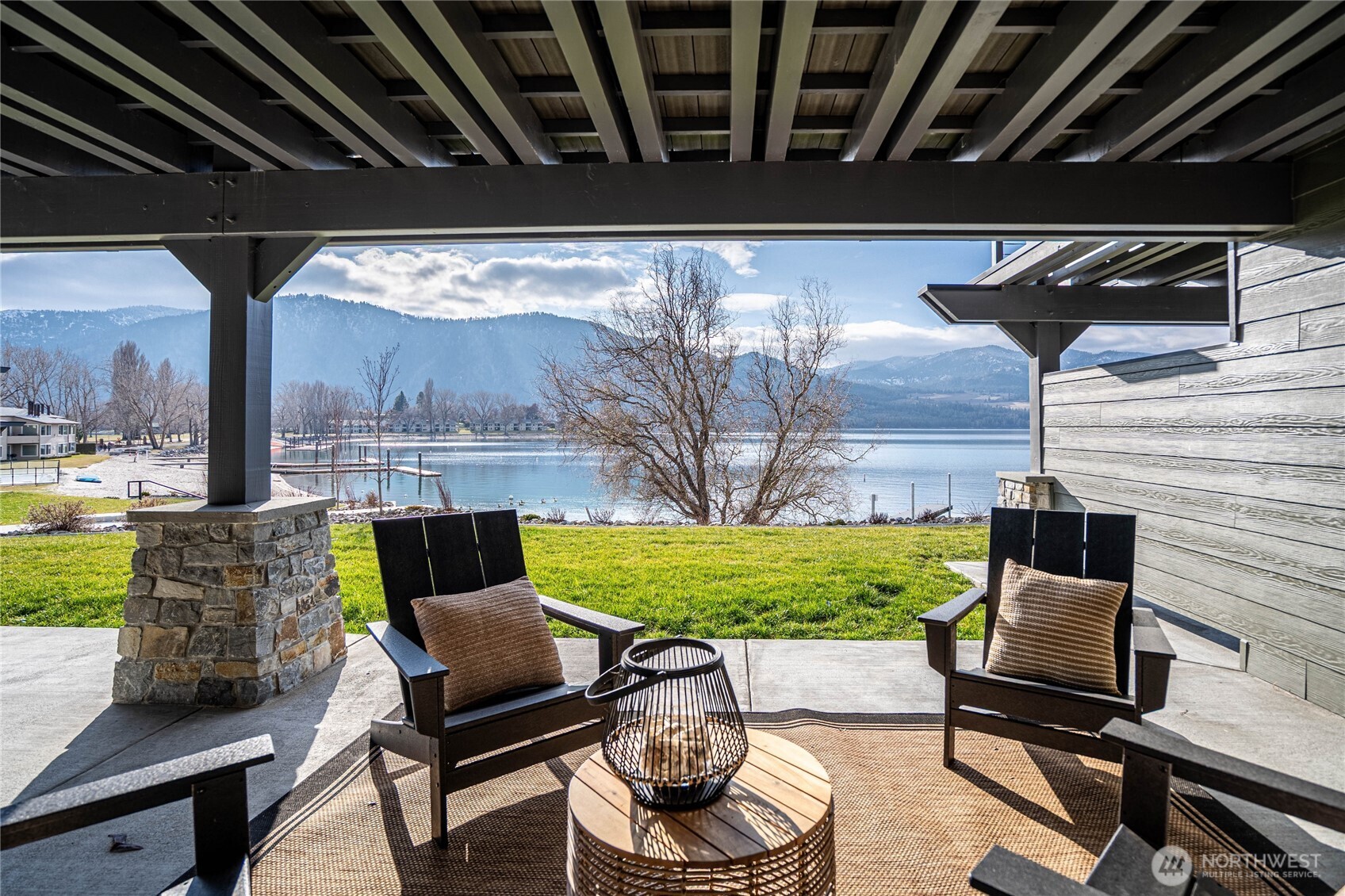 Community lawn right outside your door, with no lawn mowing required from you. Sweeping Lake Chelan views just steps from the community beach and dock to moor your boat, go paddleboarding, or enjoy your favorite watersport.