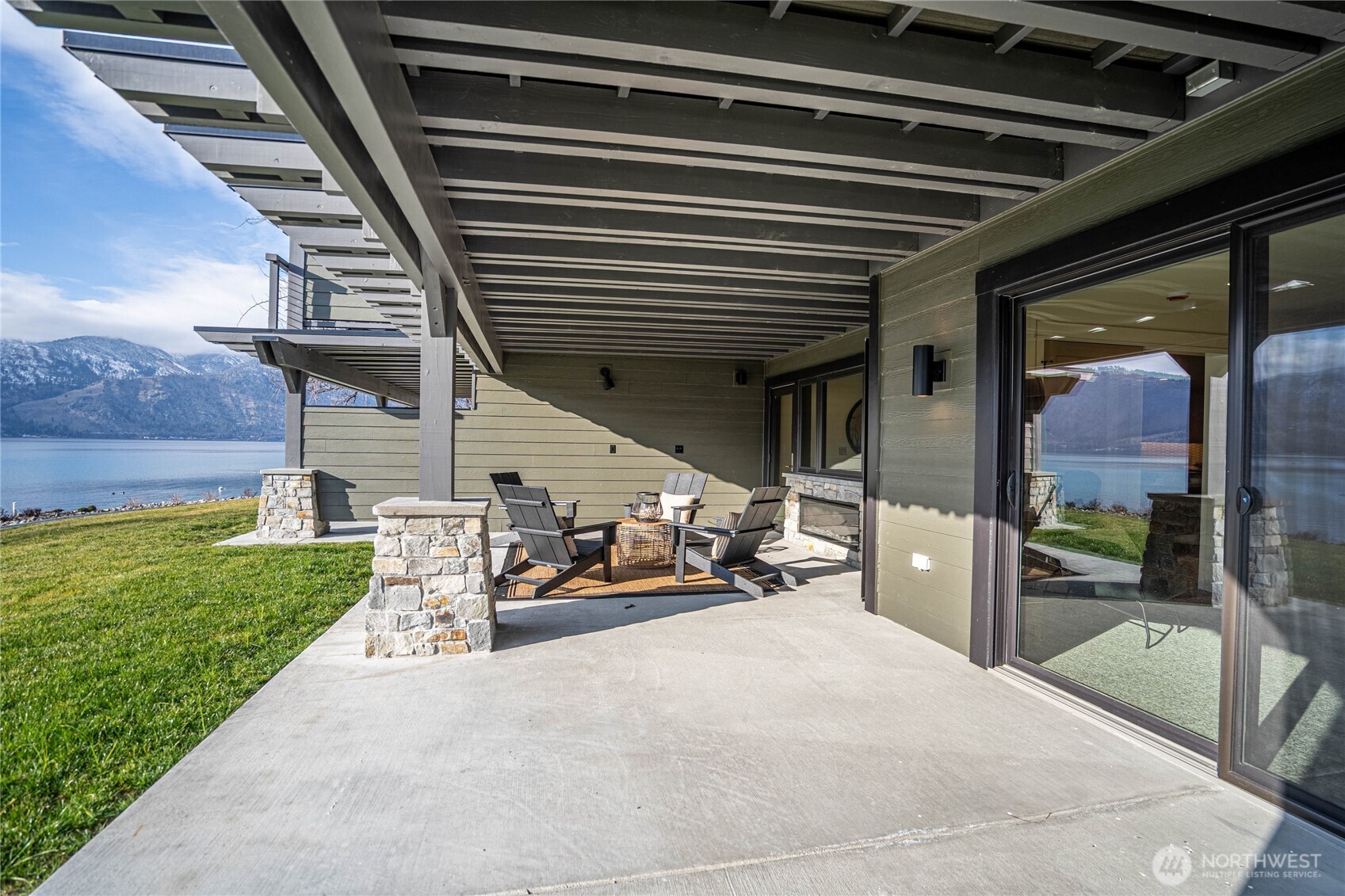 Glorious uplake views of Lake Chelan await.