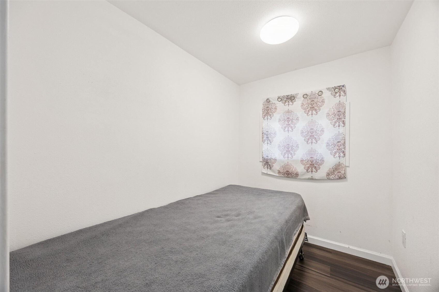 Caregiver room with heating system