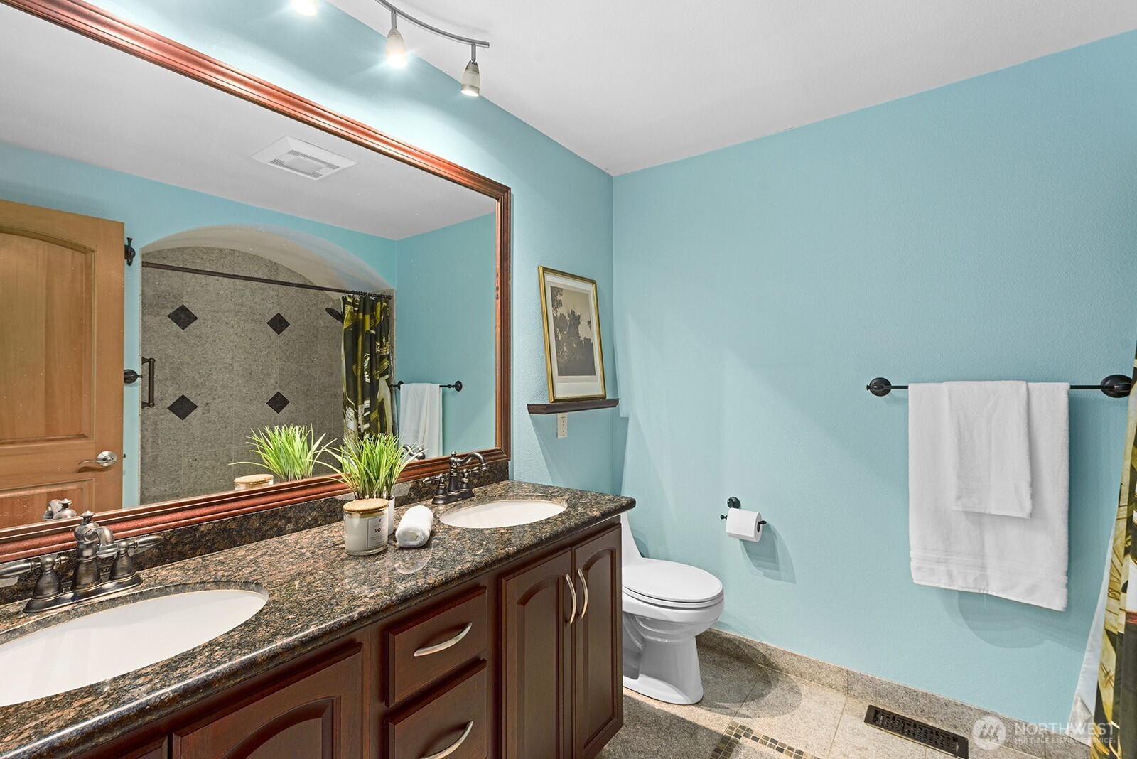 Large hallway full bathroom for the additional two bedrooms.