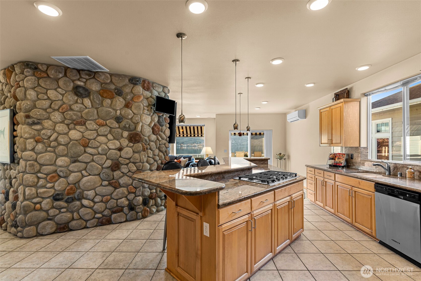 Large kitchen with plenty of room for extra help