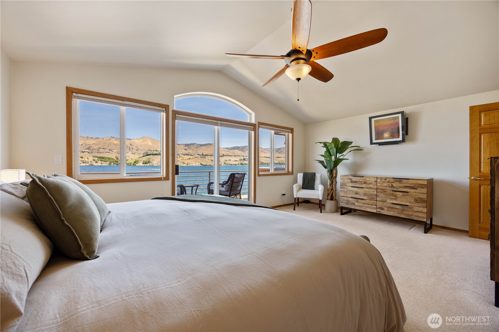 Large primary suite #1