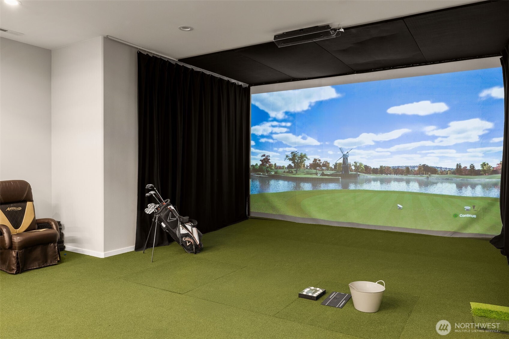 Golf simulator