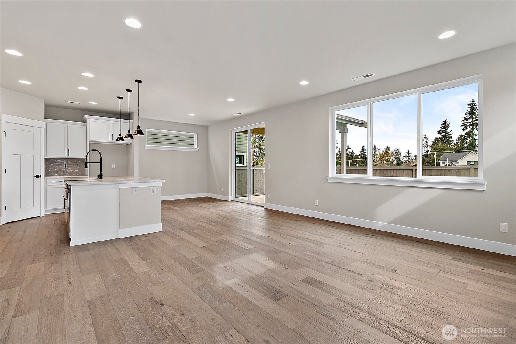 Photos are for representation purposes only.