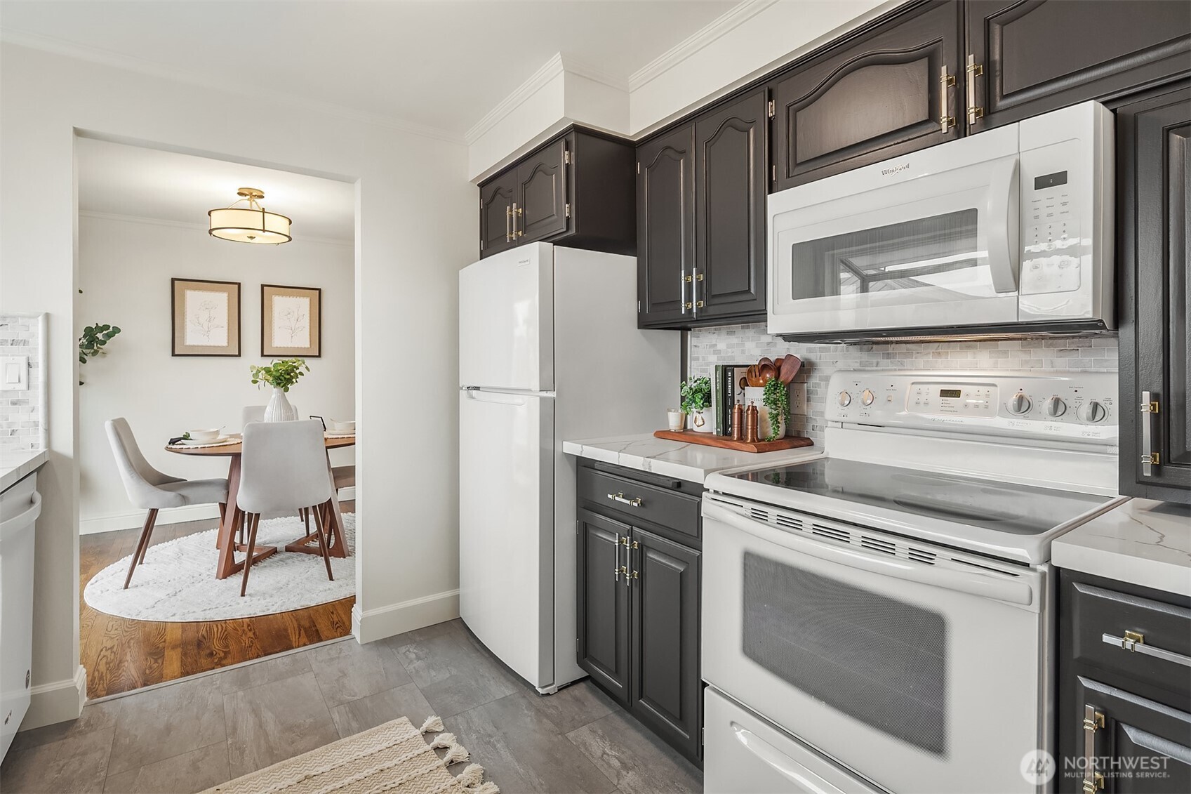 Spacious & functional kitchen.