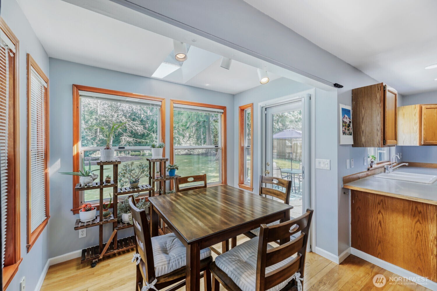 Eating space off kitchen