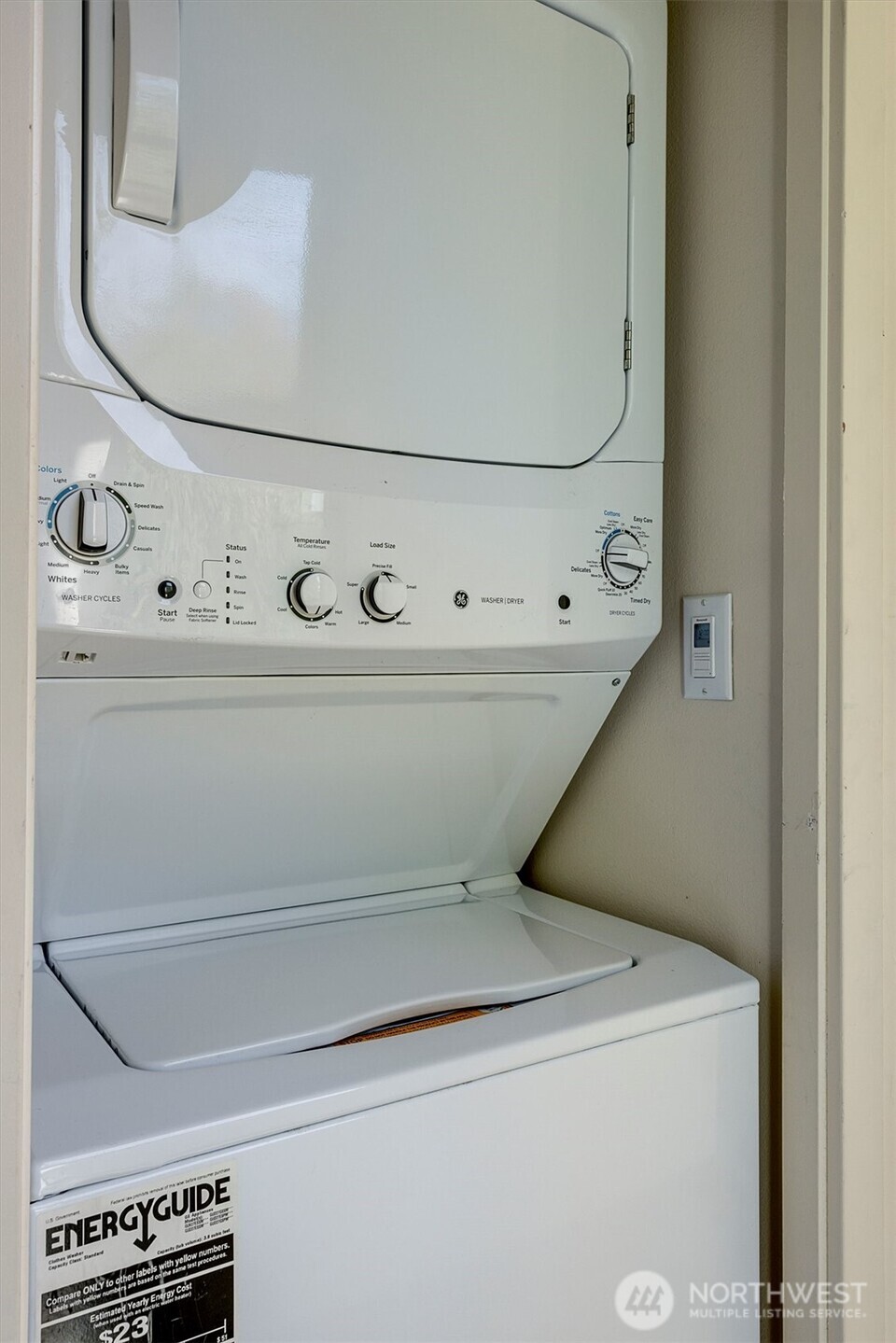 Photos of a different unit in the complex.