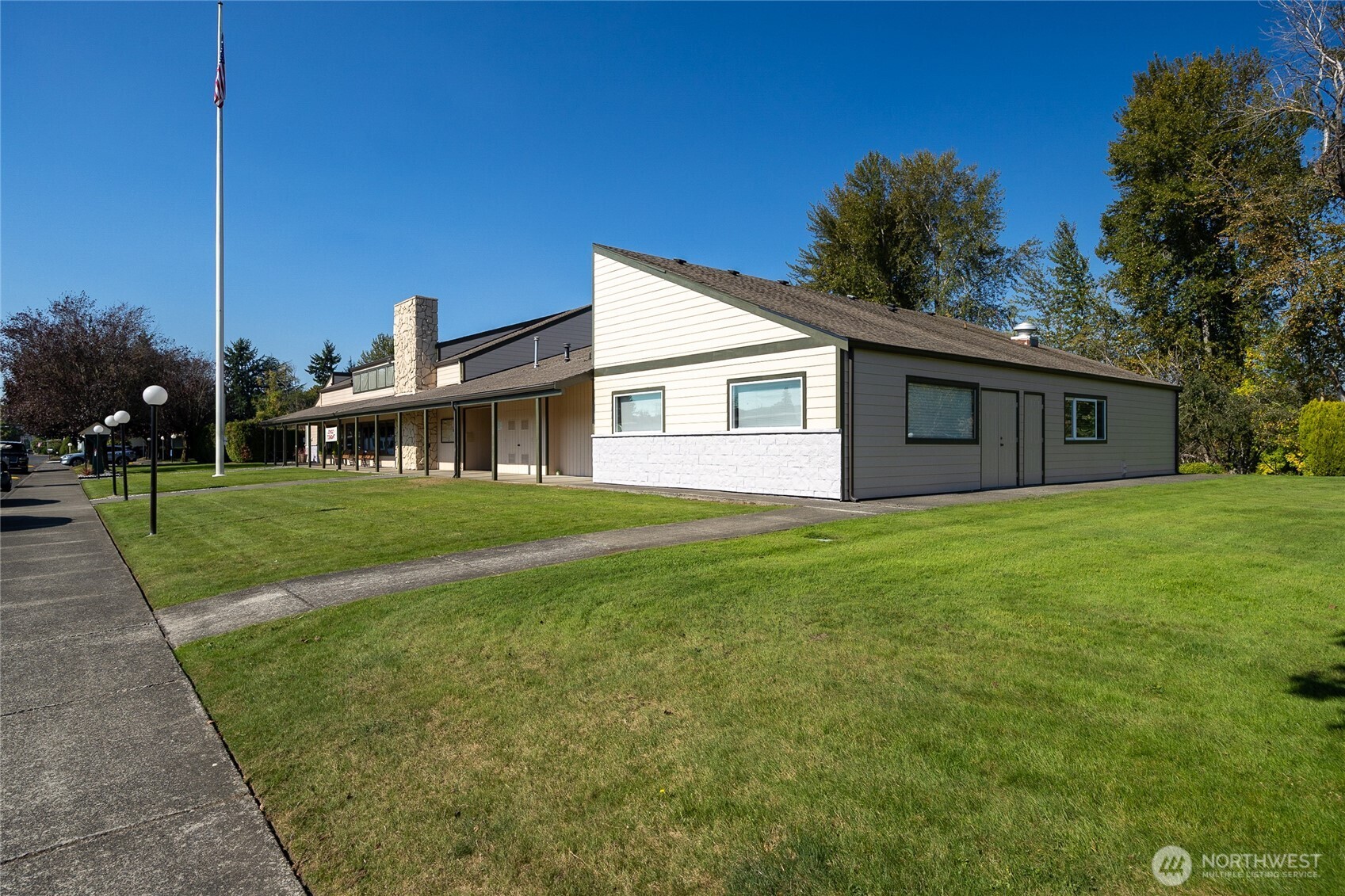 Clubhouse at The River Estates is the hot spot to enjoy daily activities such as Potlucks, social events, Bingo and Card games and Sewing, 55 plus exercise class, billiards tournaments, Free Donuts and Coffee, Holiday Dinners and so much more!