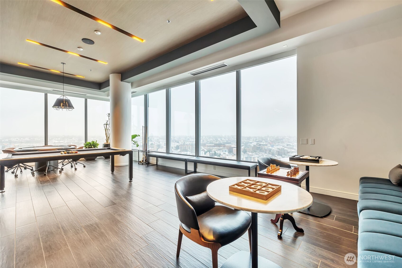 Entertainment Lounge