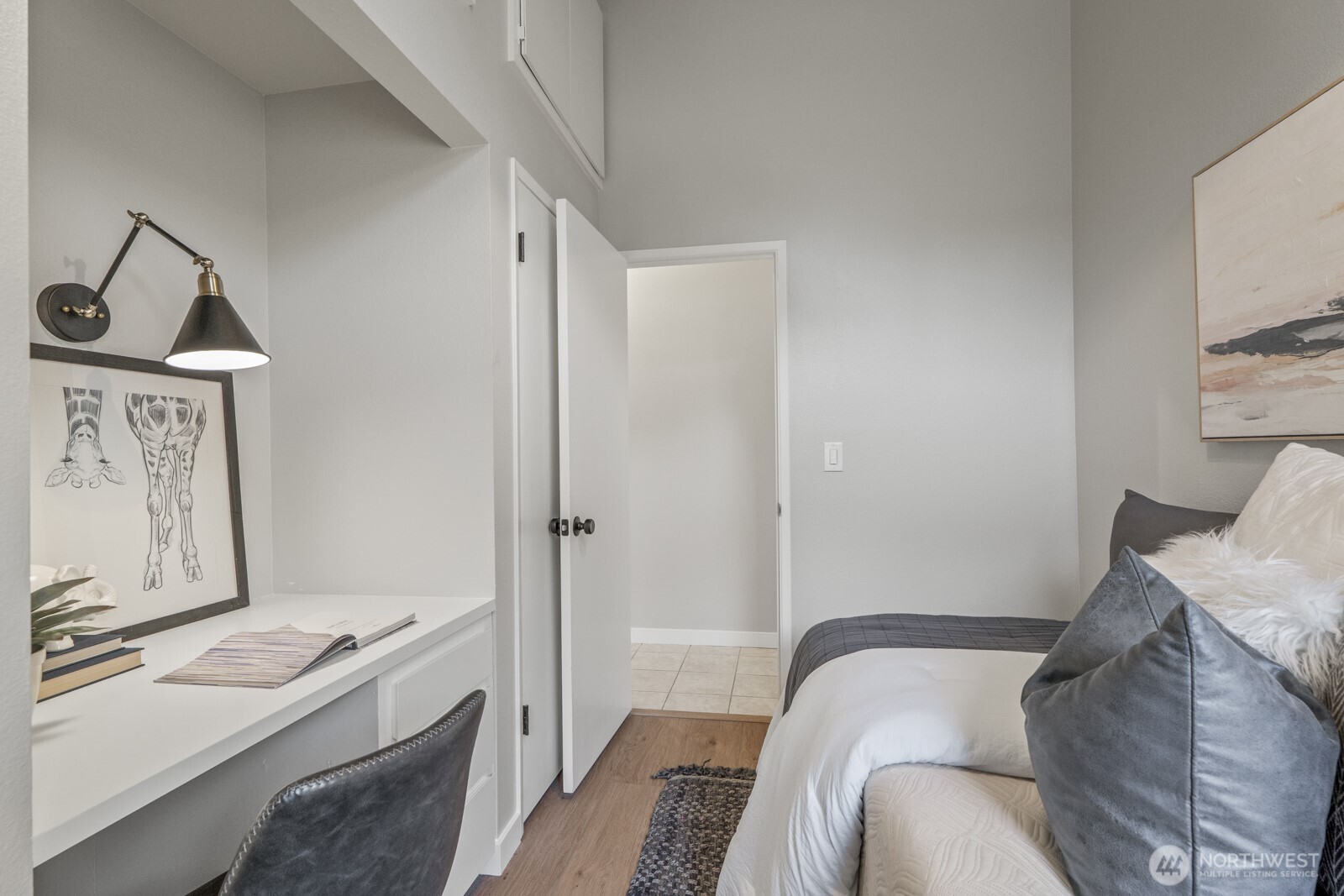 upstairs bedroom or home office showing the desk