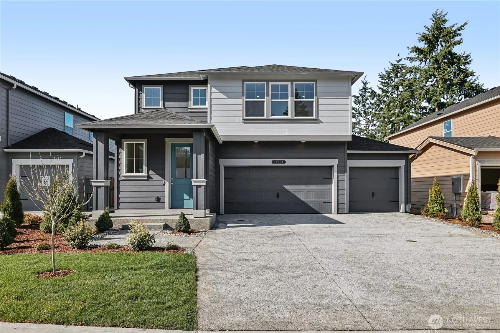 Diamond built in another community, actual elevation and colors will vary.