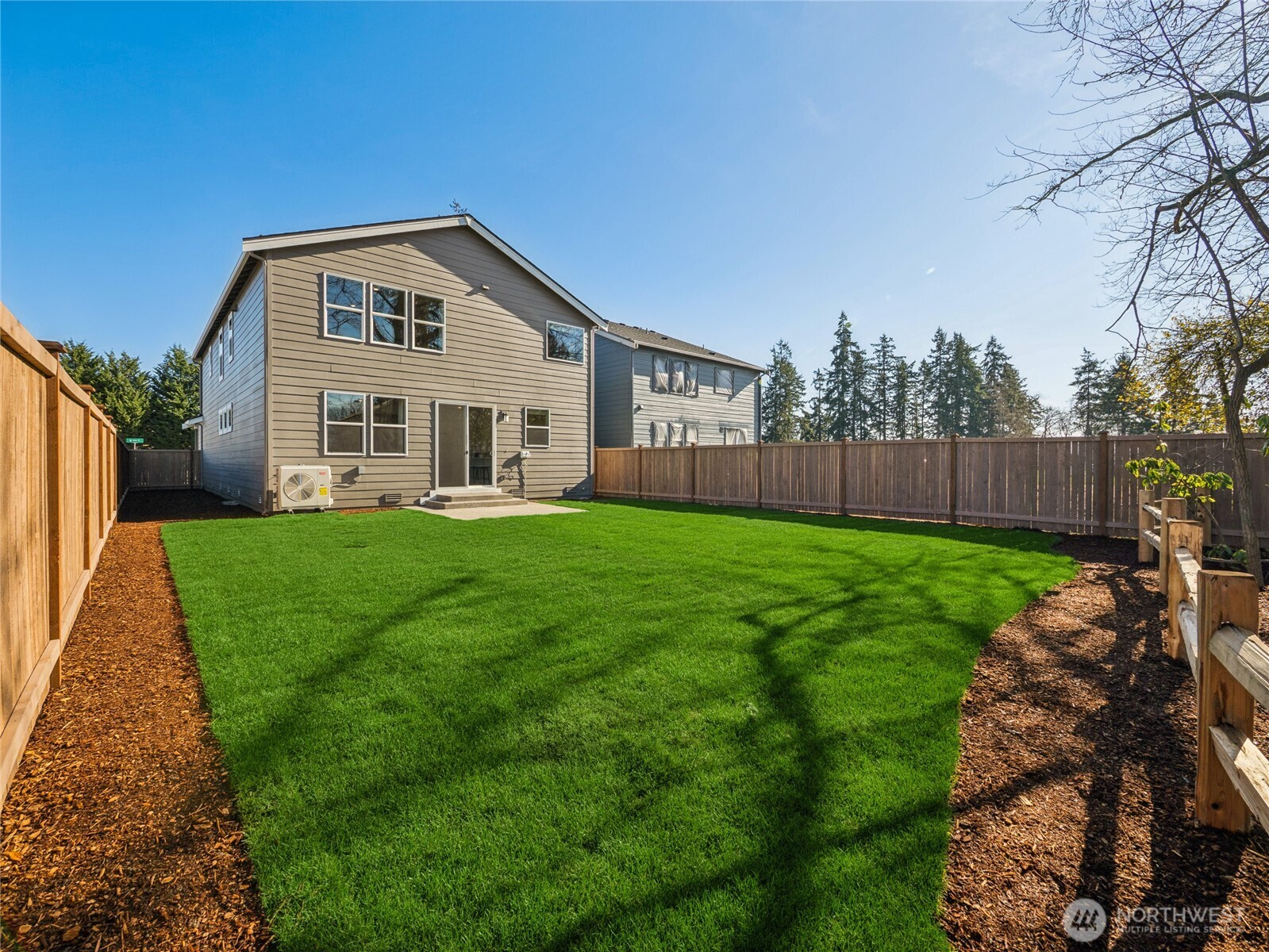 Picture for representational purposes only, colors and features may vary.