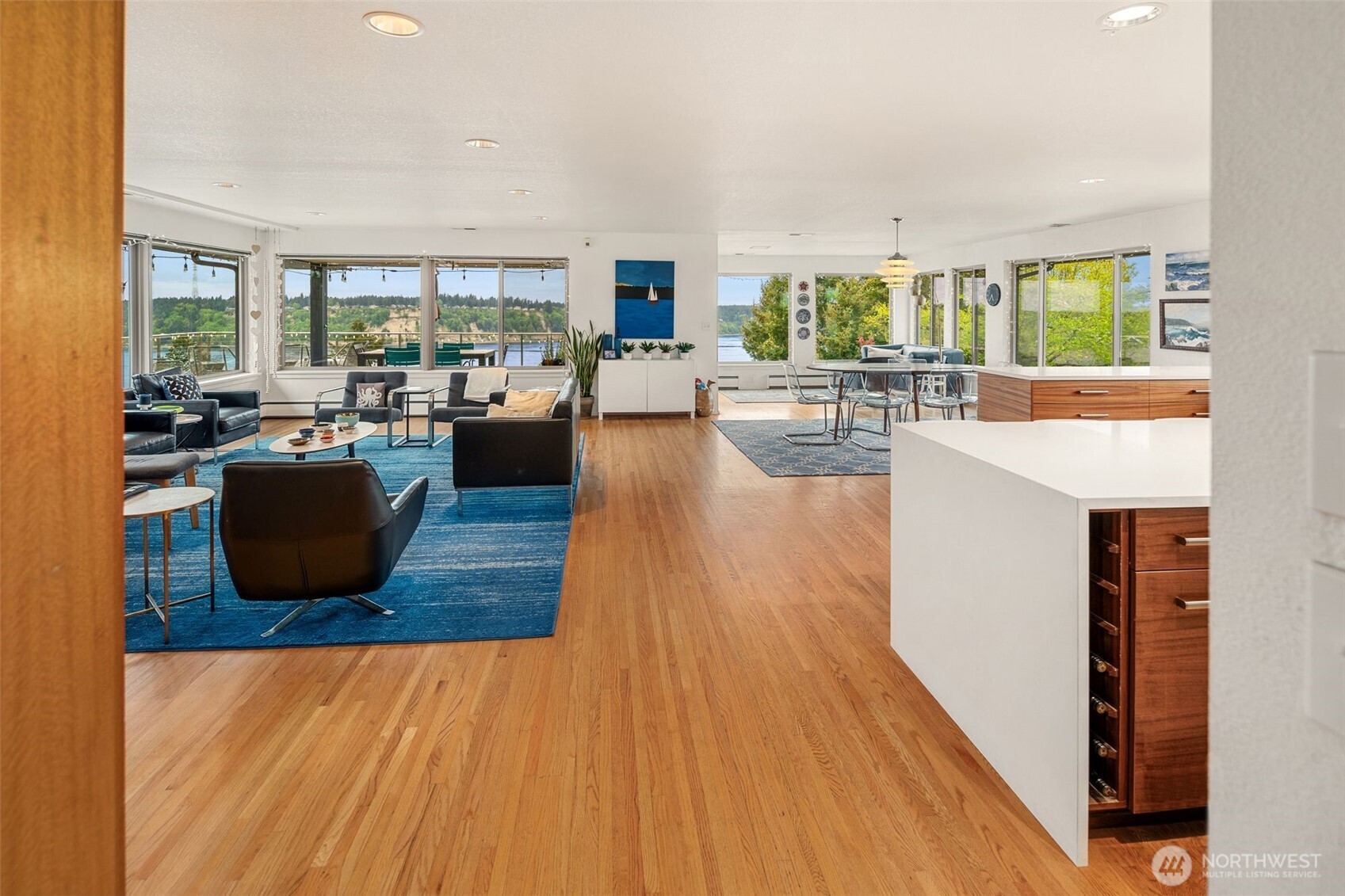 Sweeping Bay energetic views await you.