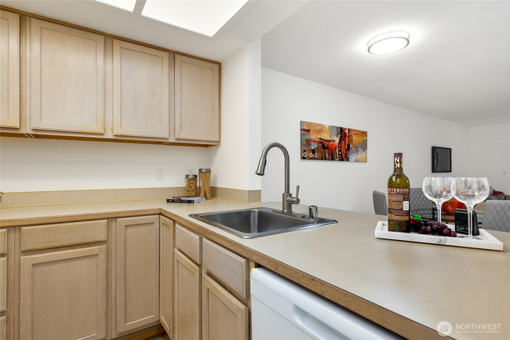 Convenient & efficient Kitchen